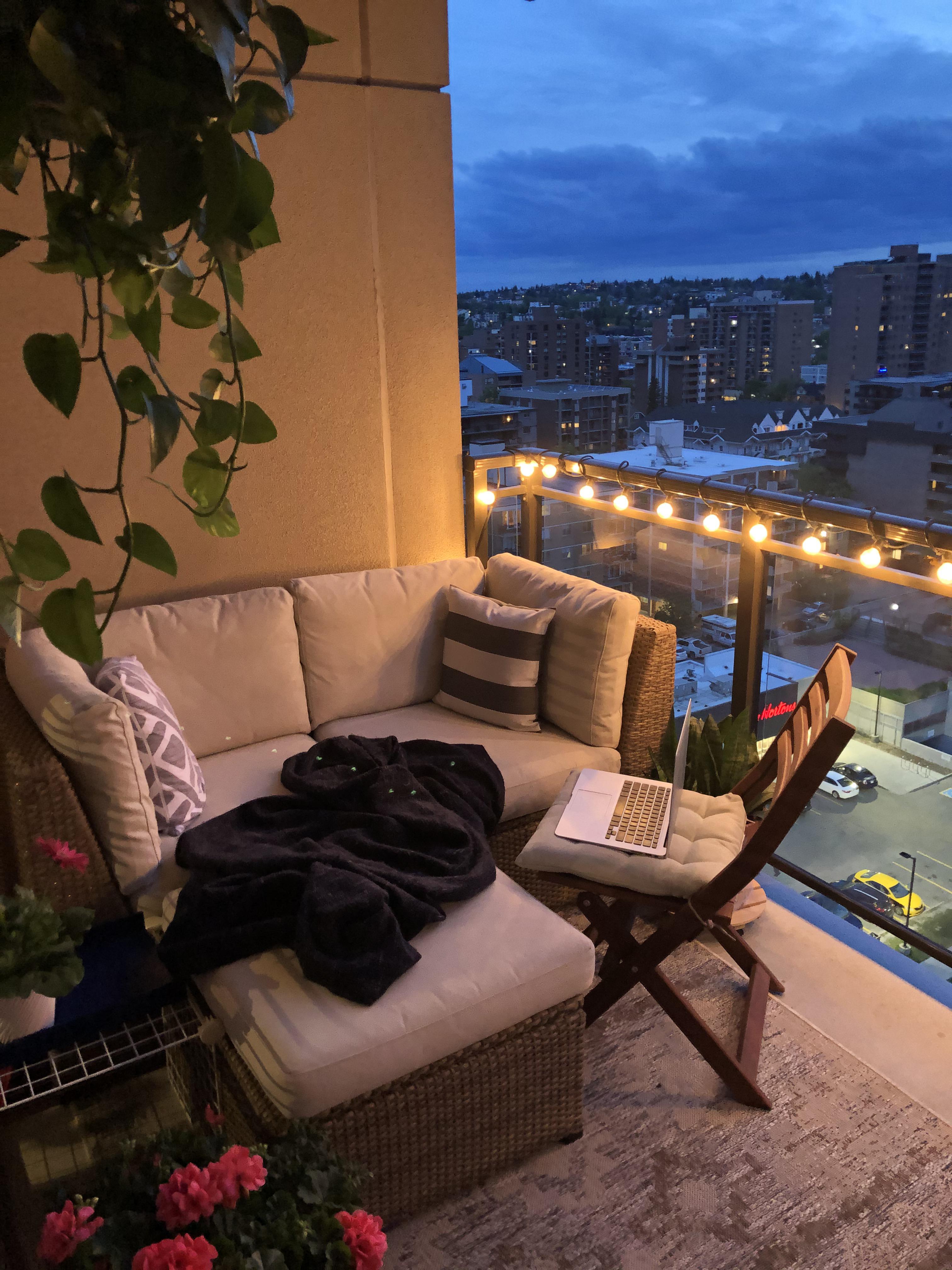 Watching a movie on my balcony tonight & felt it was pretty cozy