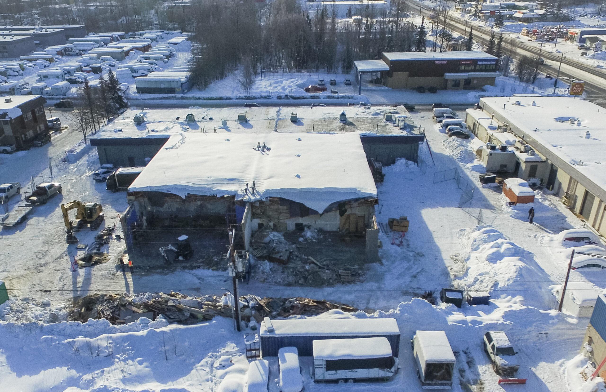 (2/16/2023) Roof collapses at a CrossFit gym in Anchorage, AK