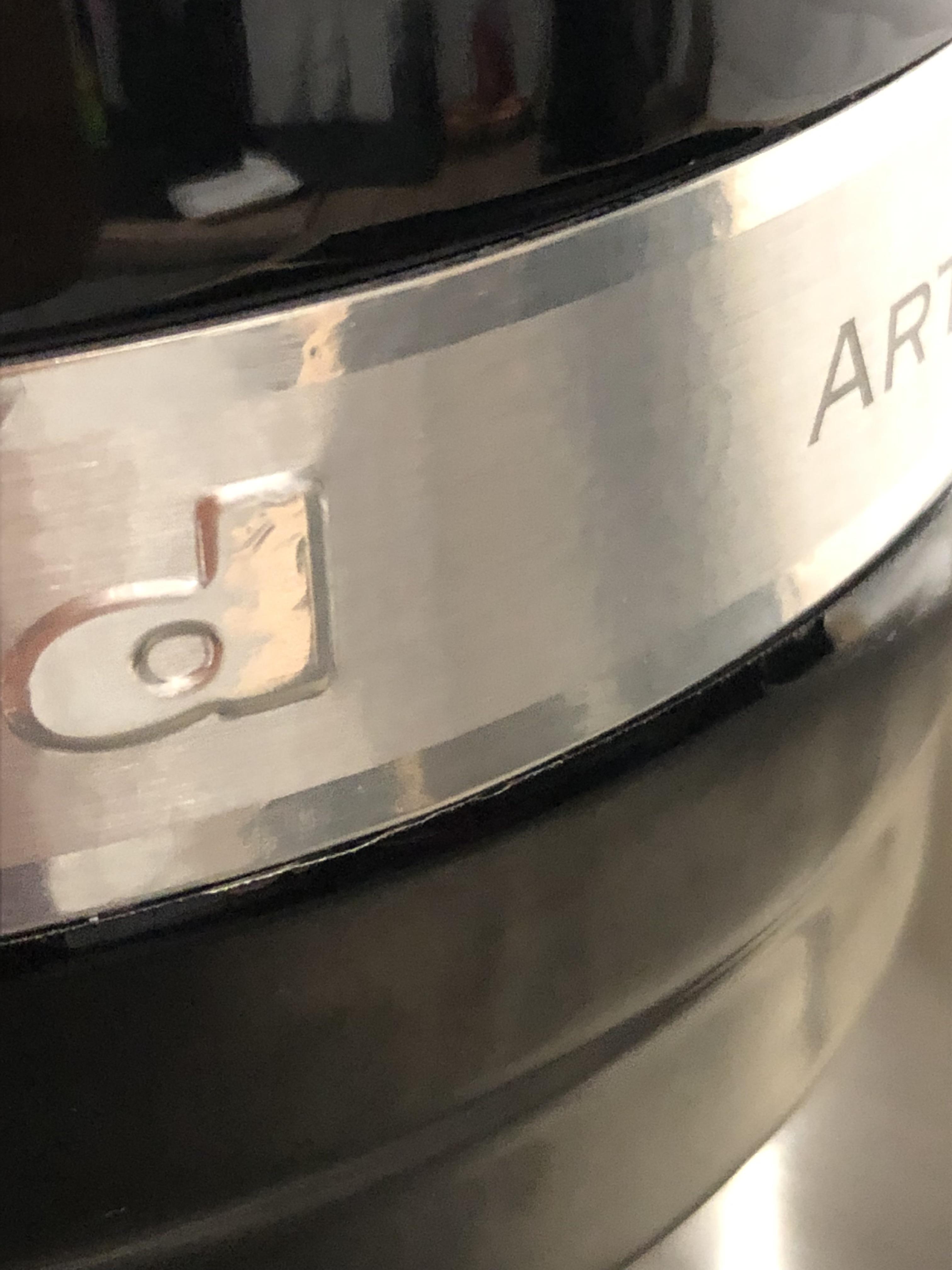 I just bought new ARTISAN! But it has some scratches, are they normal