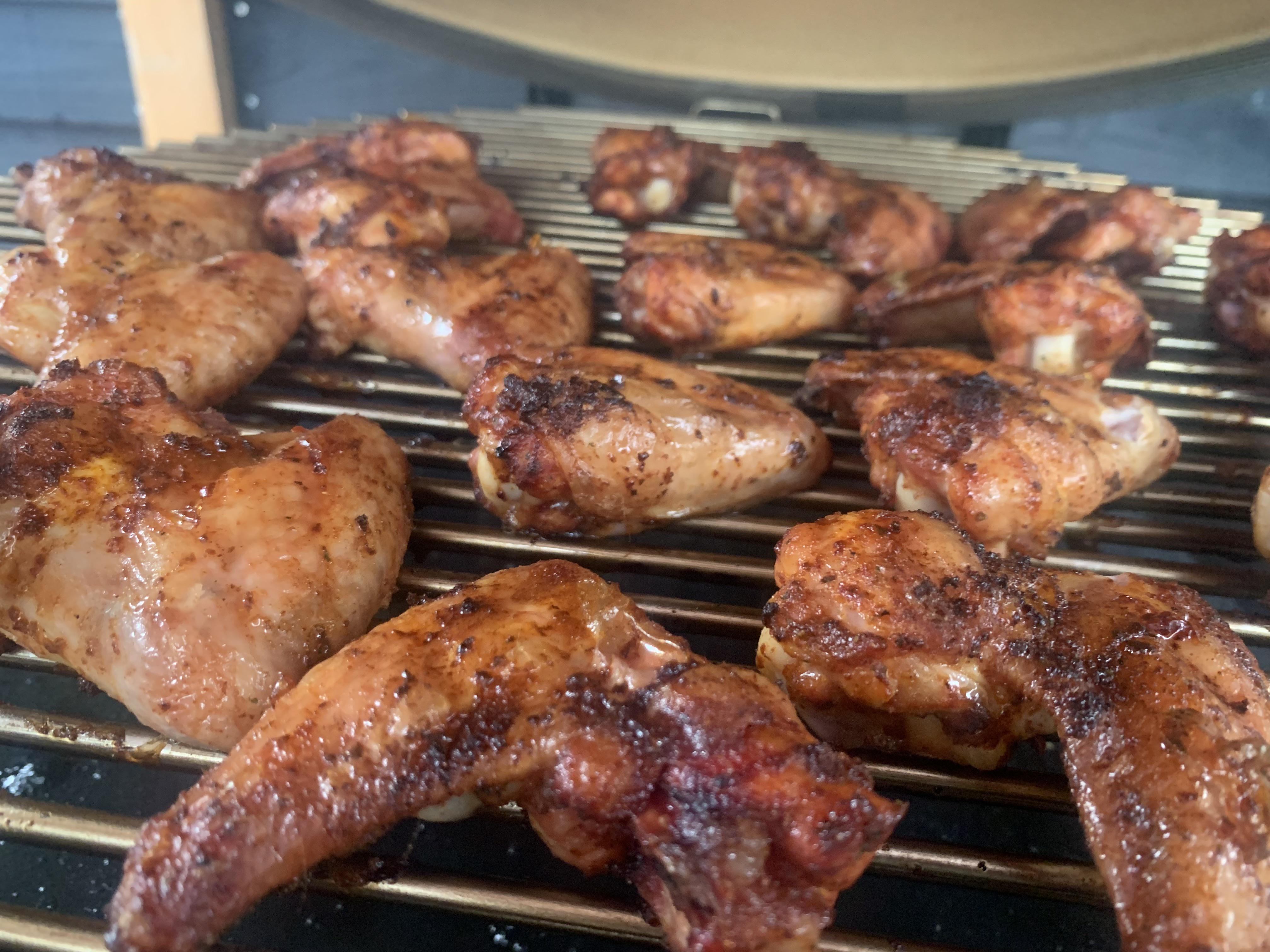 [homemade] Chicken Wings on the Kamado Joe Sloroller r/food