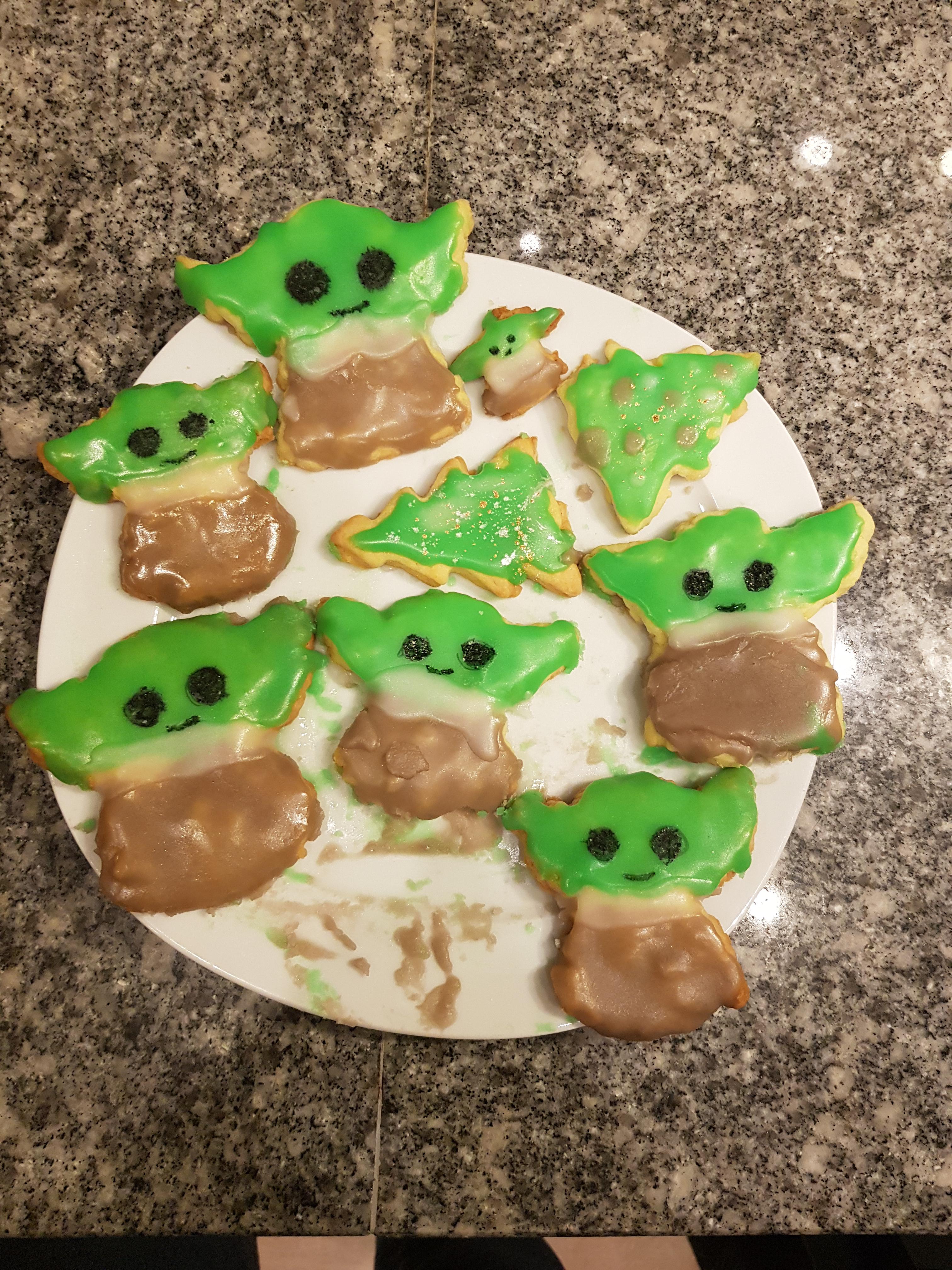 we (tried) to make baby yoda cookies r/BabyYoda