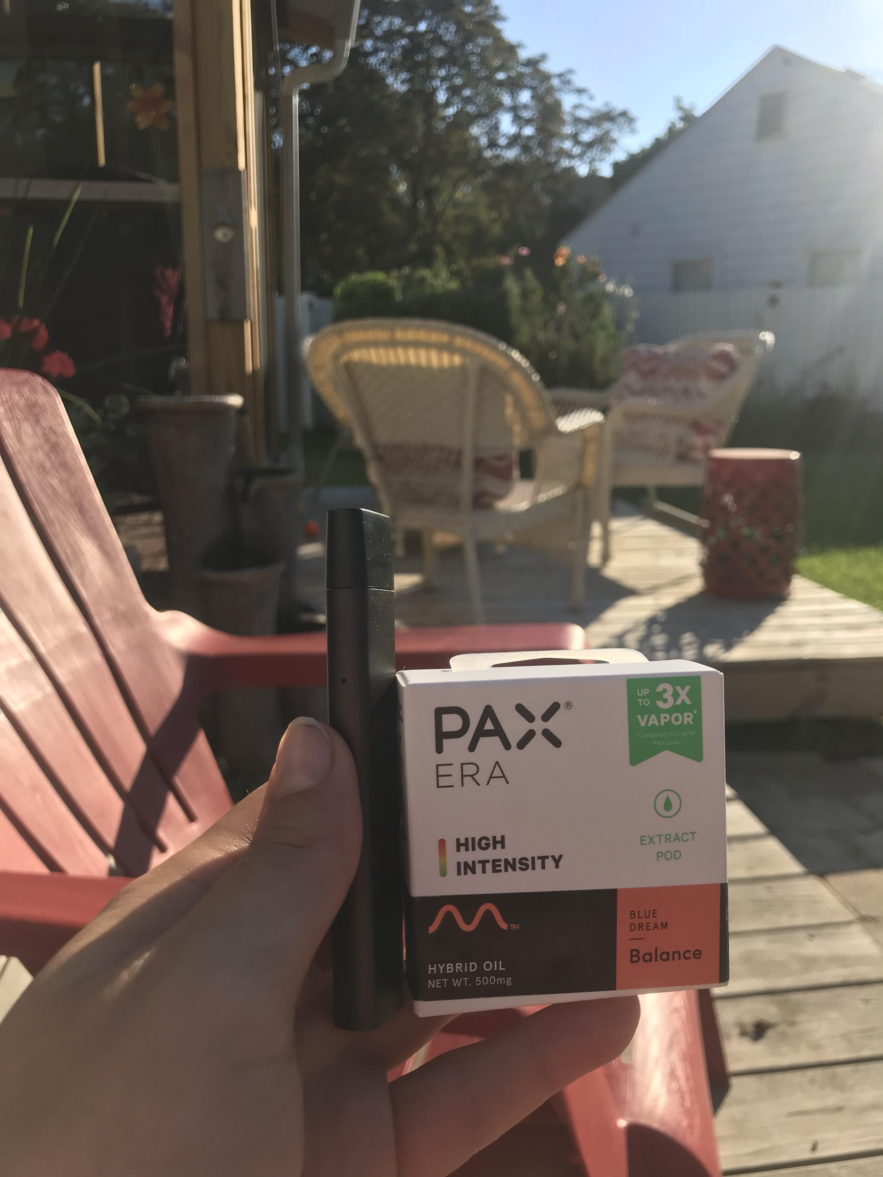 The PAX pods are a total game changer, ladies 😍 r/GlitterBongs