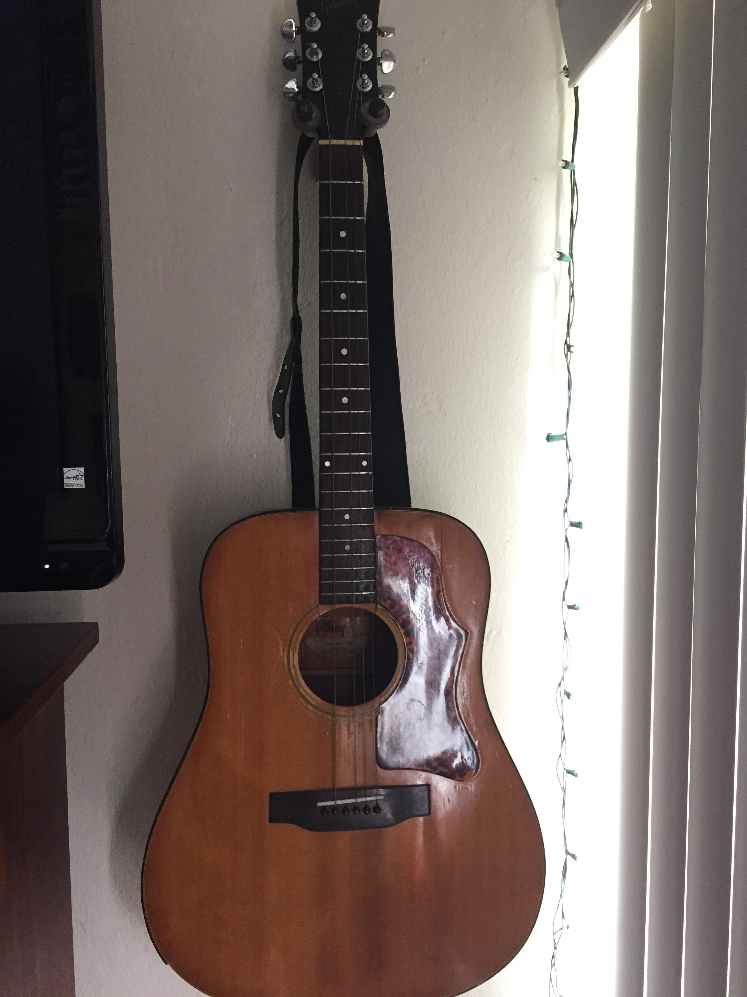1970something Gibson J50. Made in Kalamazoo, MI. r/guitars