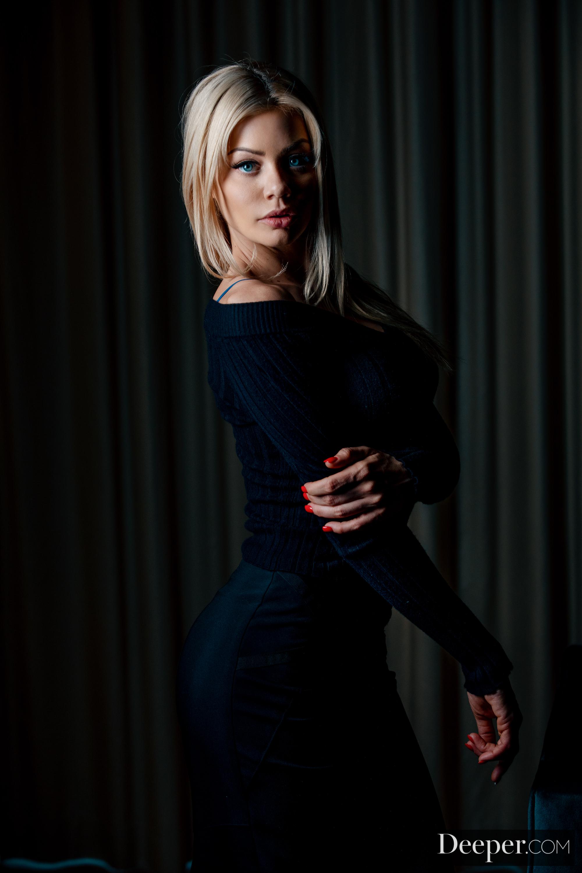 Riley Steele : ClassyPornstars