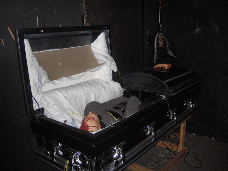 Picture from a haunted house in Holland... neat r/oddlyweird