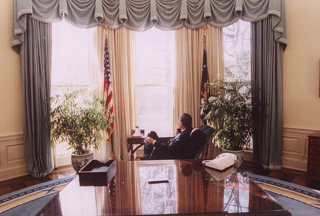 W Bush Oval Office