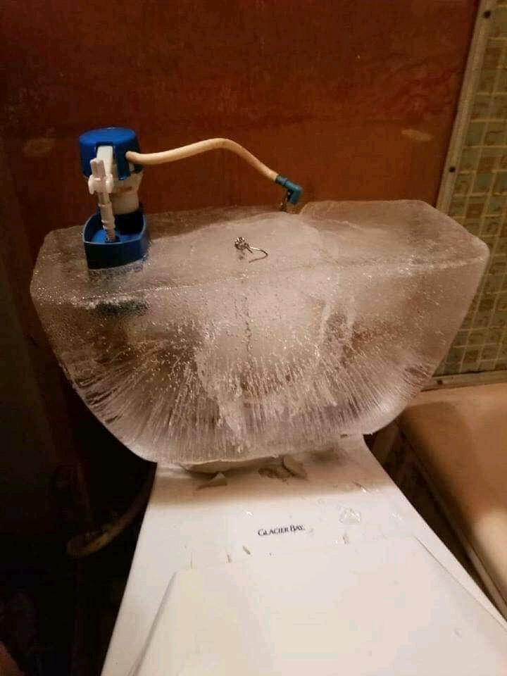 Water tank froze and busted r/interestingasfuck