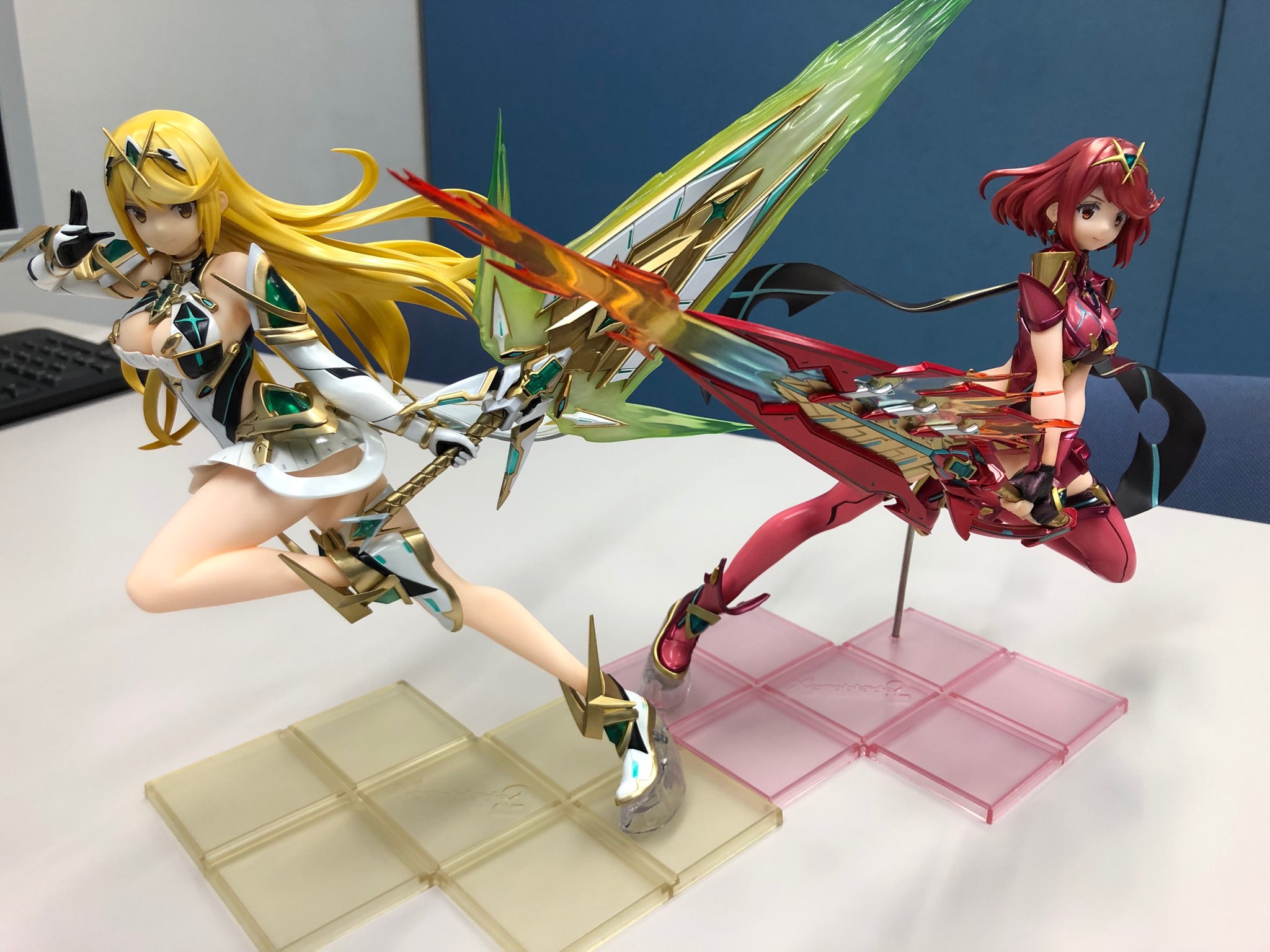 Photos of the Pyra and Mythra Official Action Figures from Xenoblade