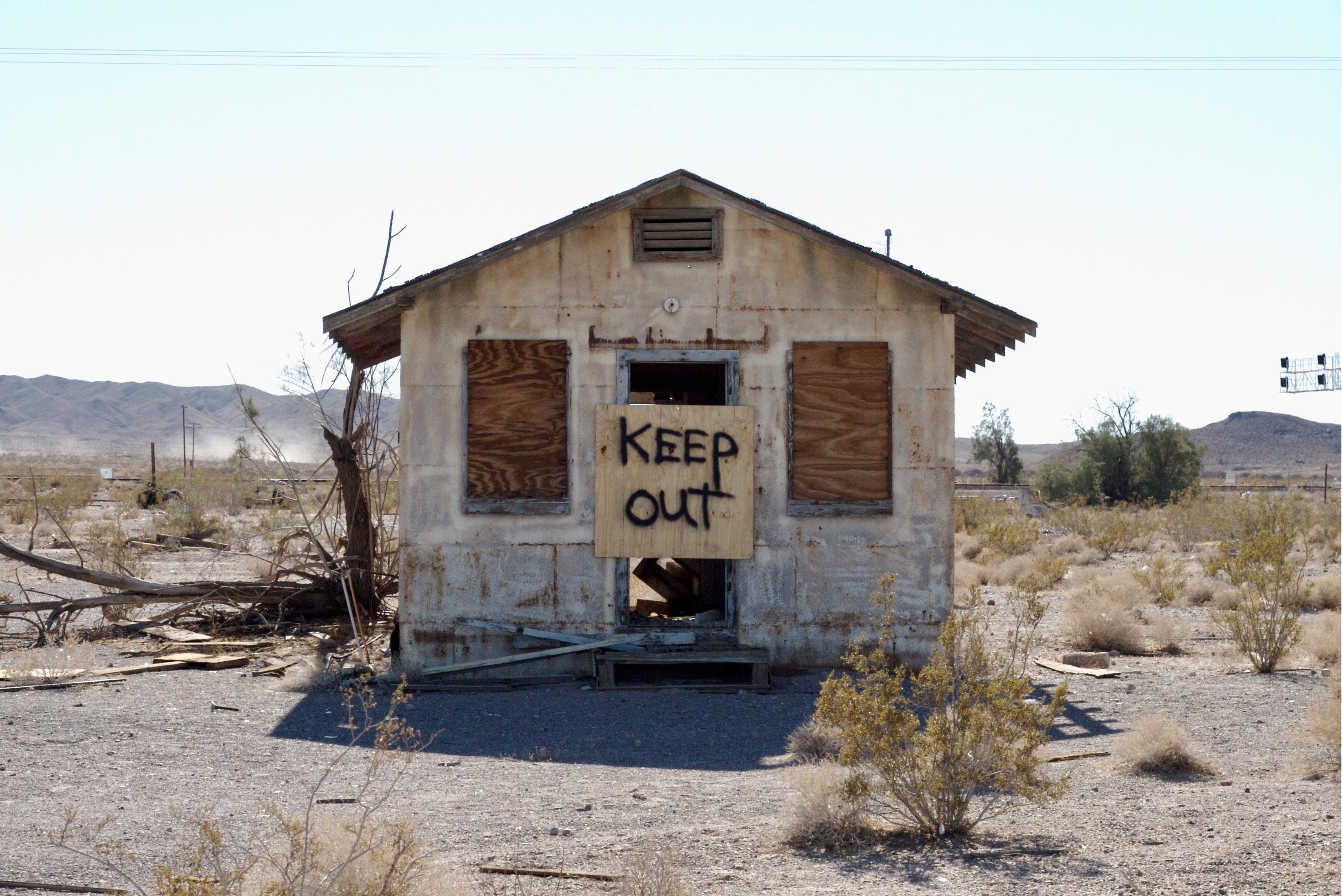 Amboy, CA 2010 1 r/AbandonedPorn