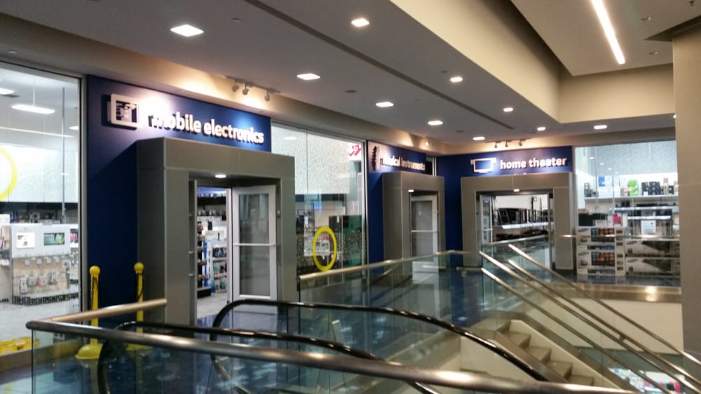 A Best Buy that used to be a movie theater. Can you tell? (Kings Plaza, Brooklyn) r/boxoffice