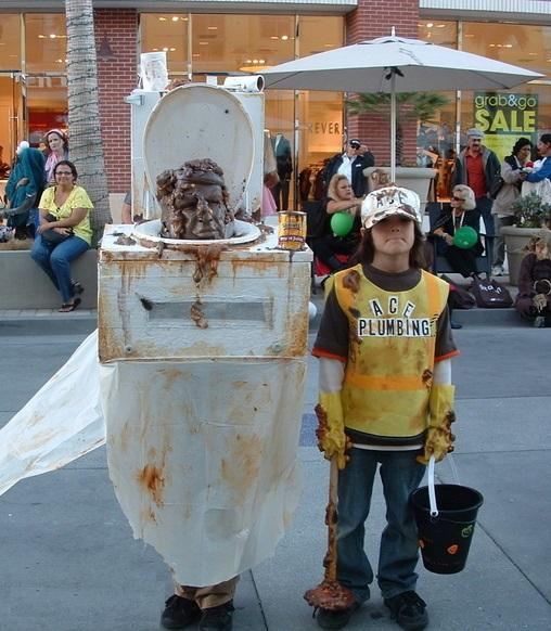 One of the most disgusting costumes I've ever seen r/funny