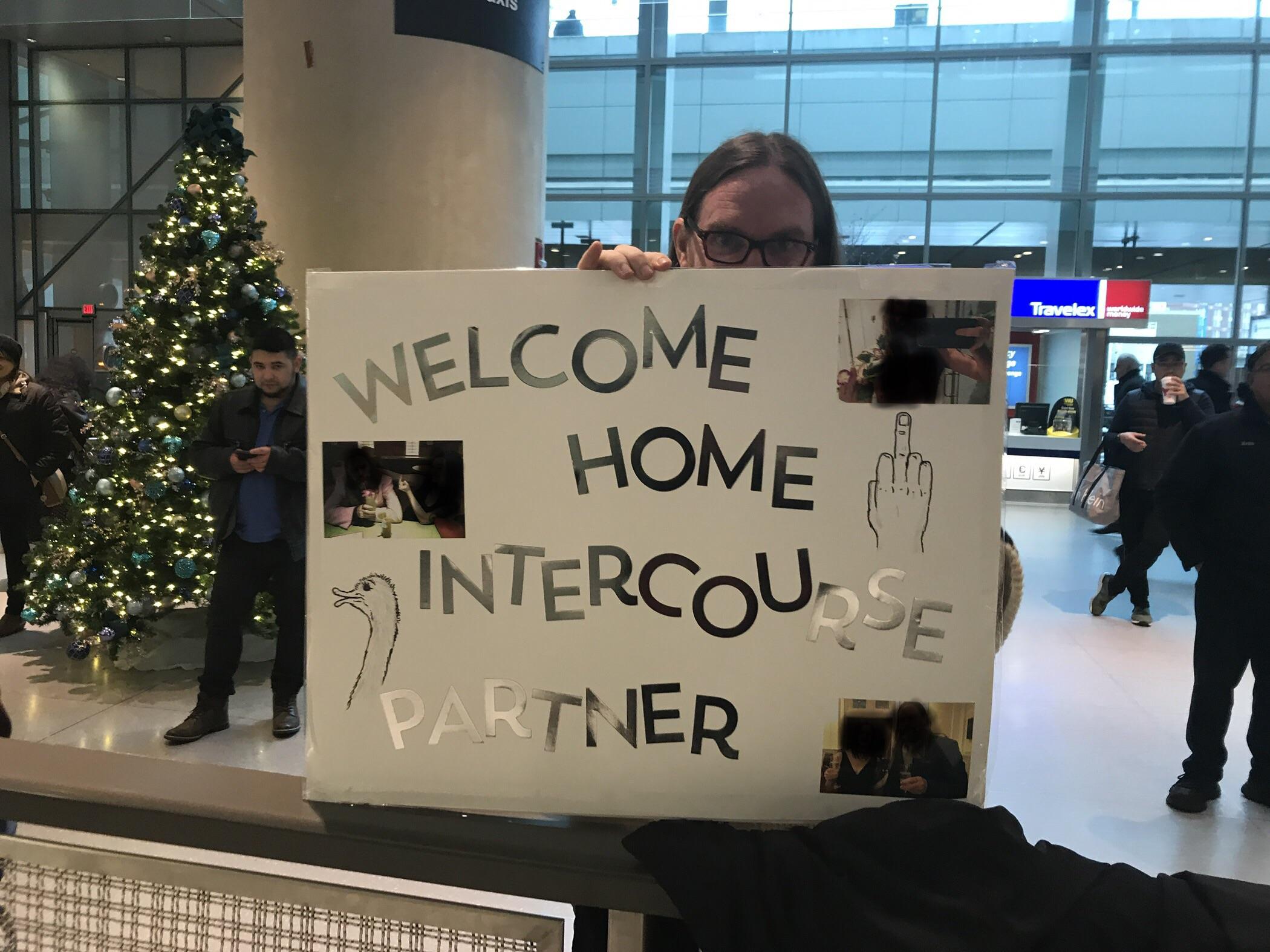 11 Funny Airport Greeting Signs