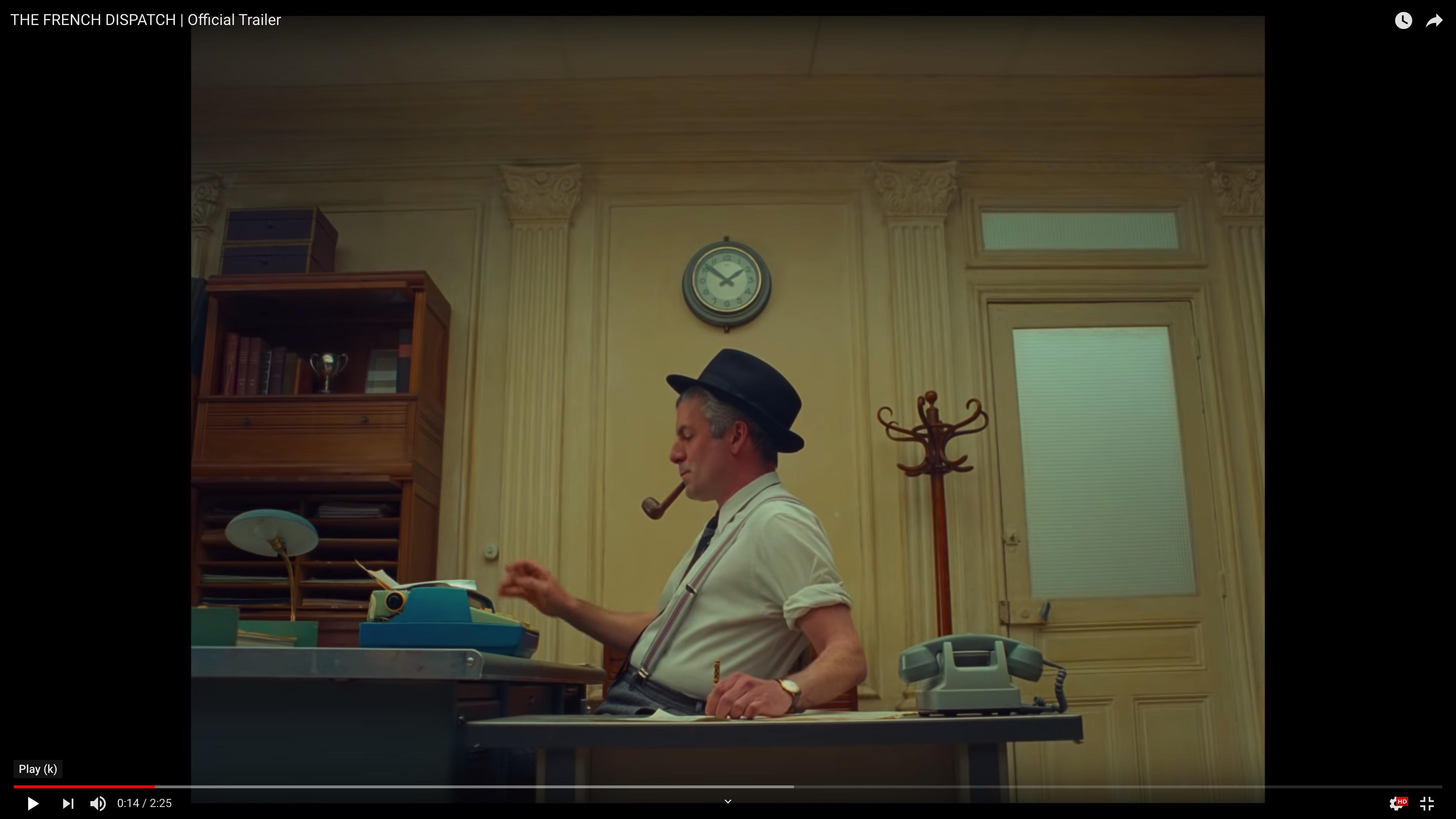 Any idea what that two toned blue typewriter could be? (from The French