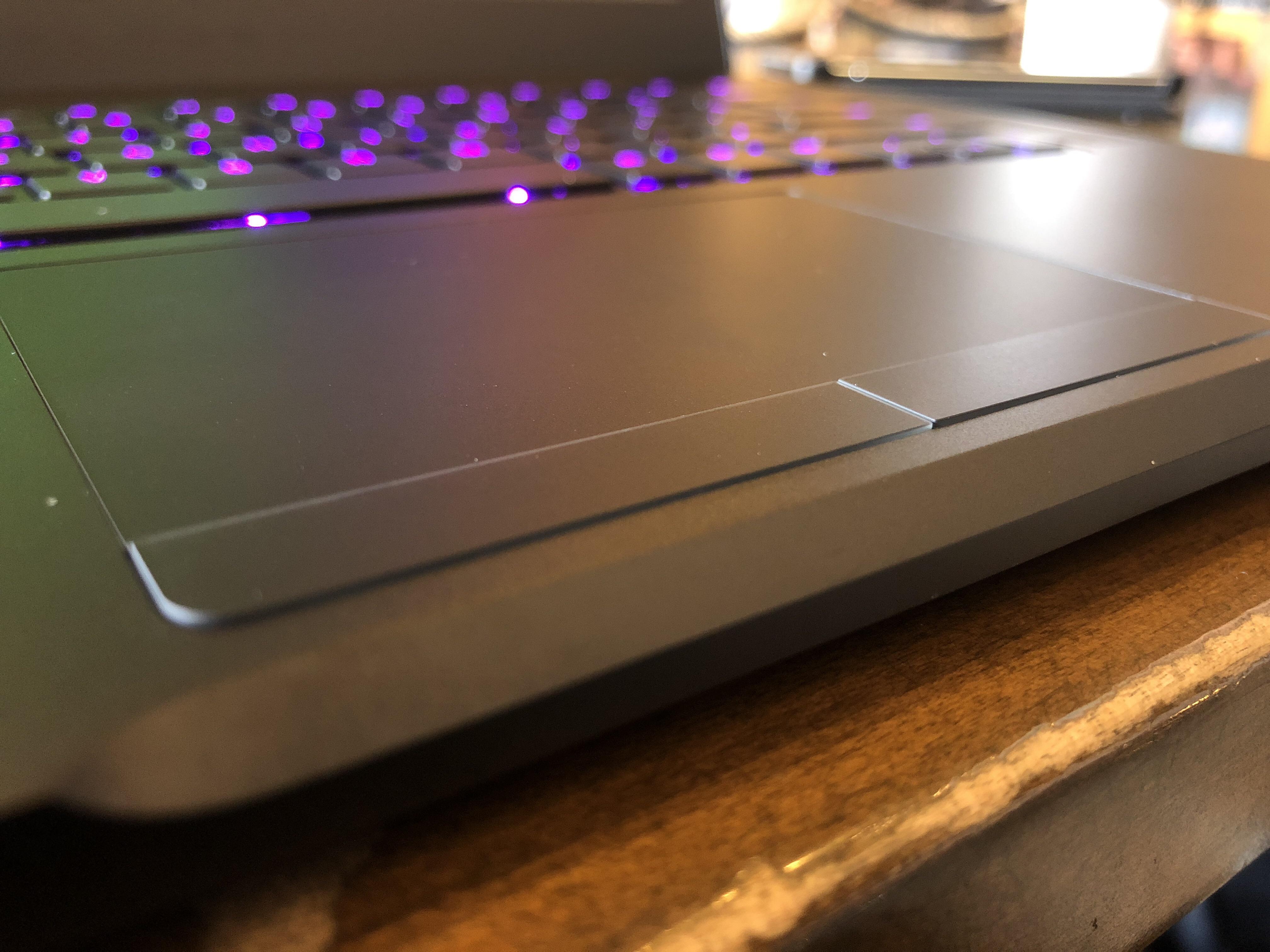 Is your Blade’s battery bulging up? This is how the trackpad looks out