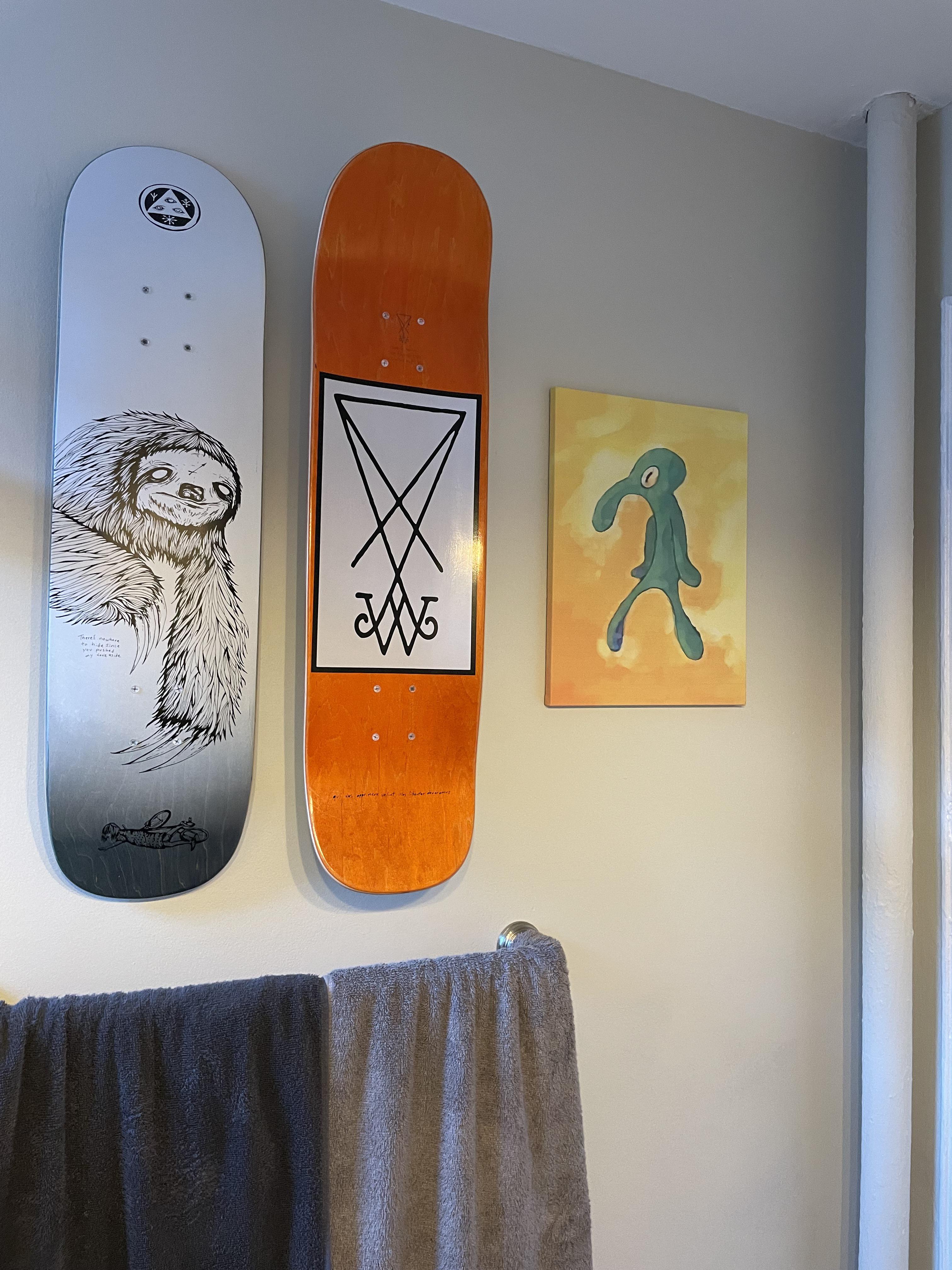 The wall art in my bathroom r/malelivingspace