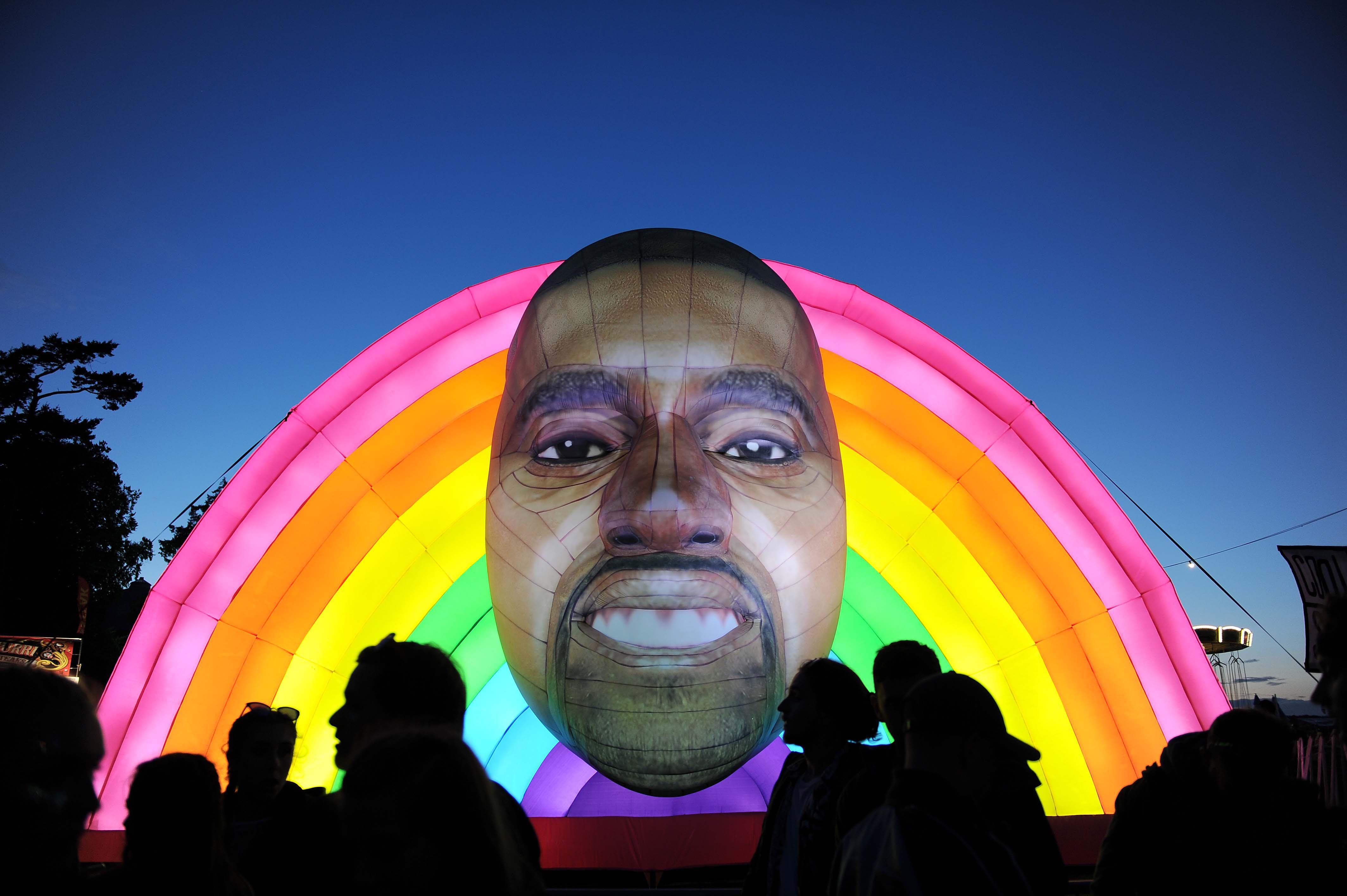 I was in this girl’s car and she gave me aux and I DIDN’T INSTANTLY