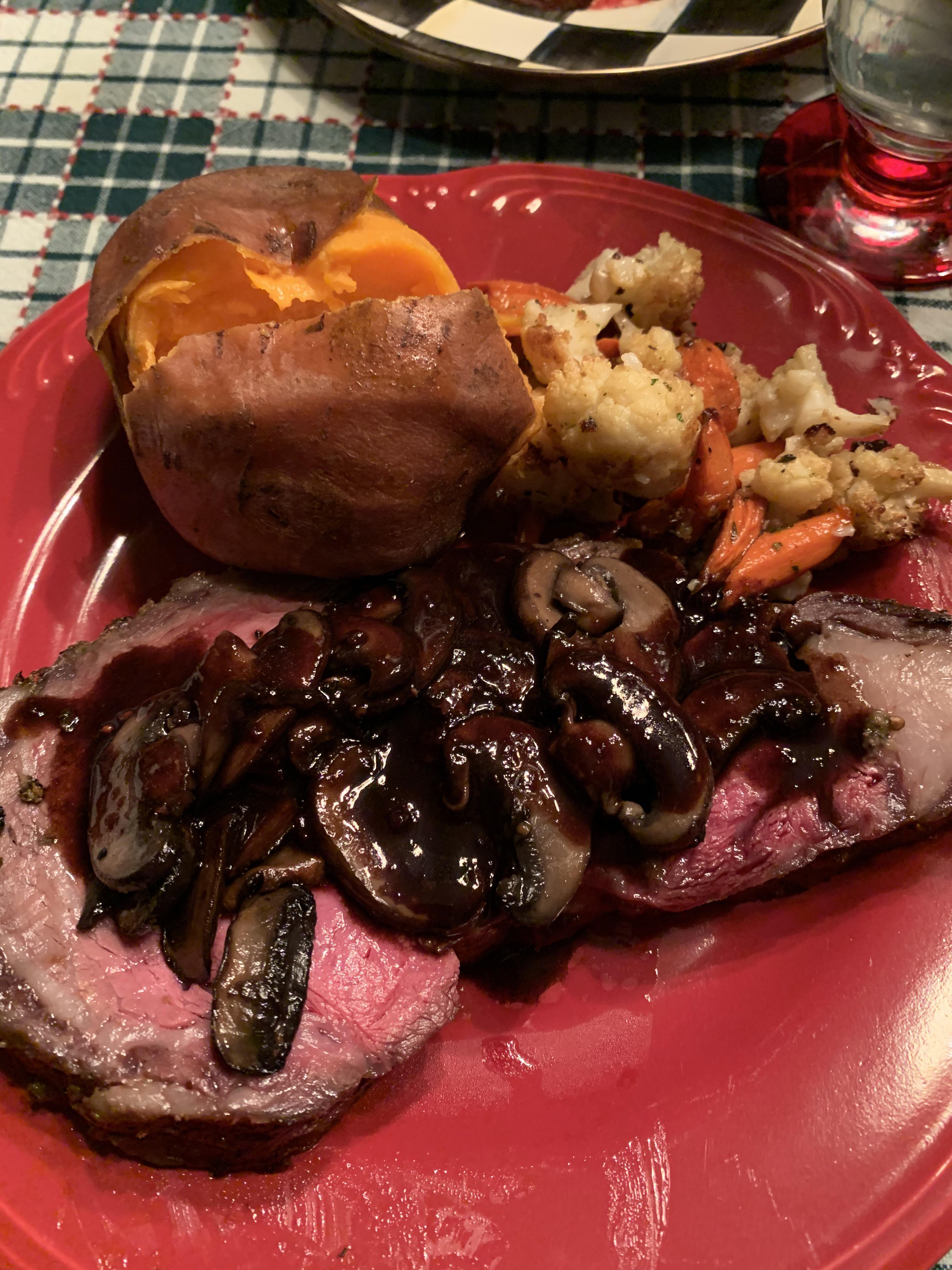 Prime rib with sautéed mushrooms and demi glacé r/FoodPorn