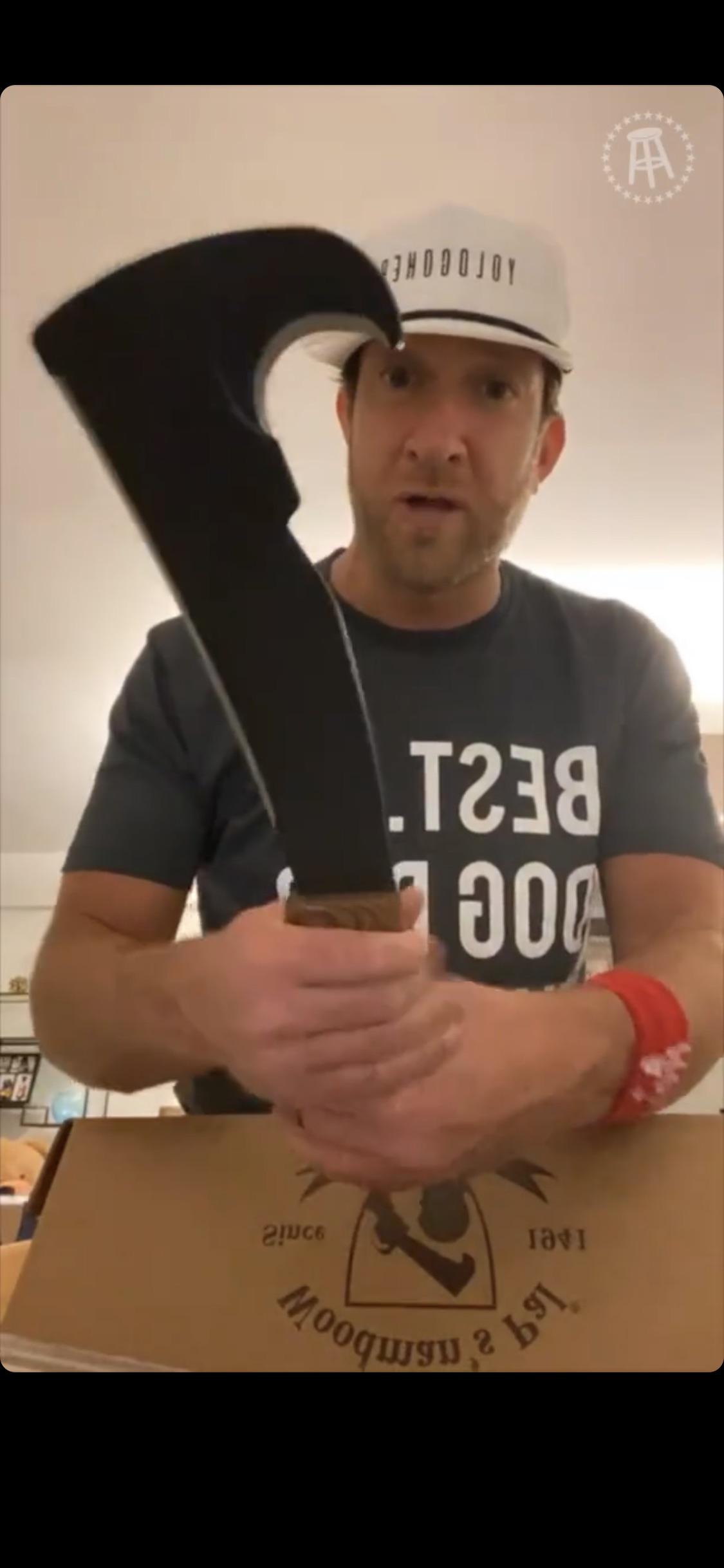 Dave Portnoy has a new hobby mallninjashit