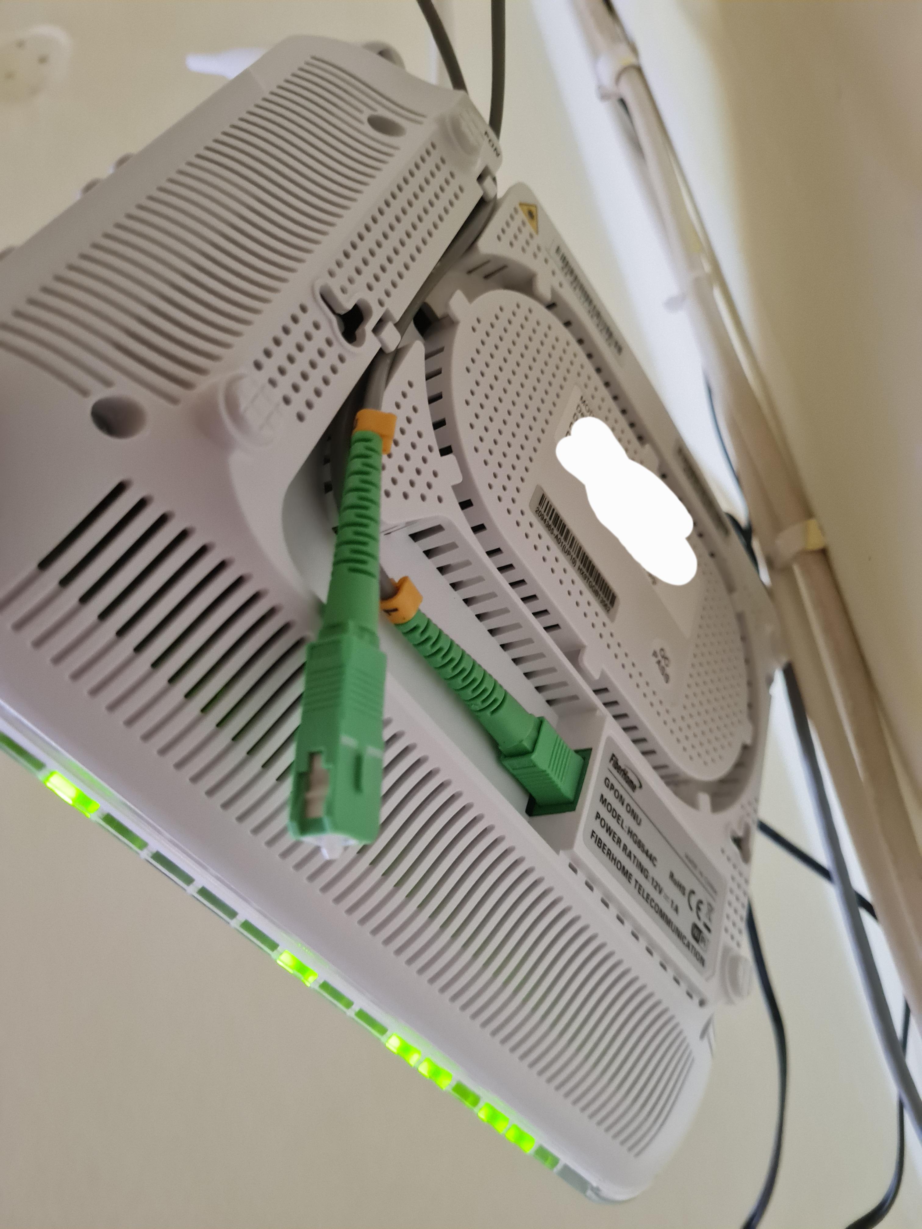 Does anyone know what's the name of this green cable? I want to move my