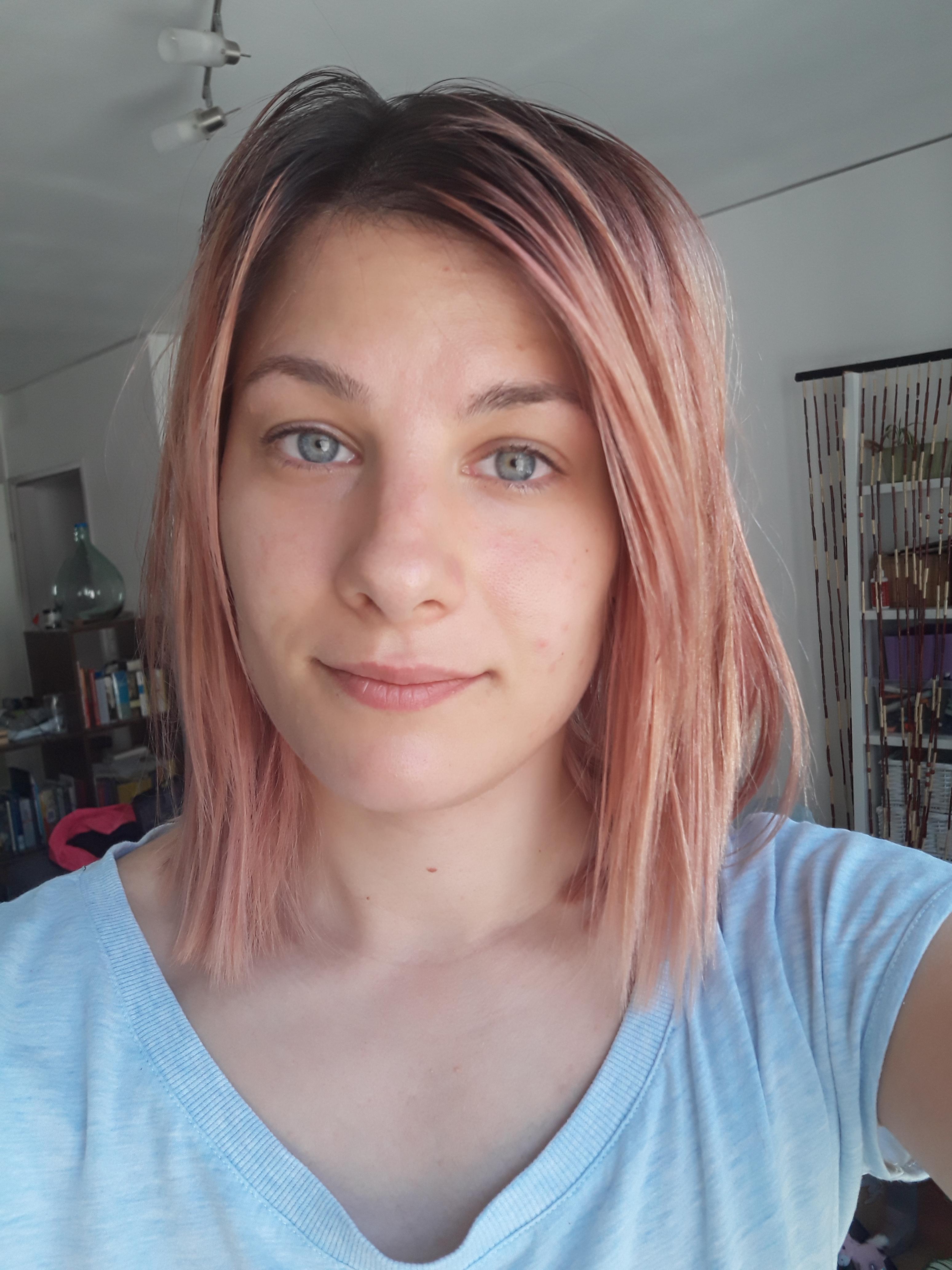 What colour should I dye my hair? I would like ginger but not sure if that would look good. Pls