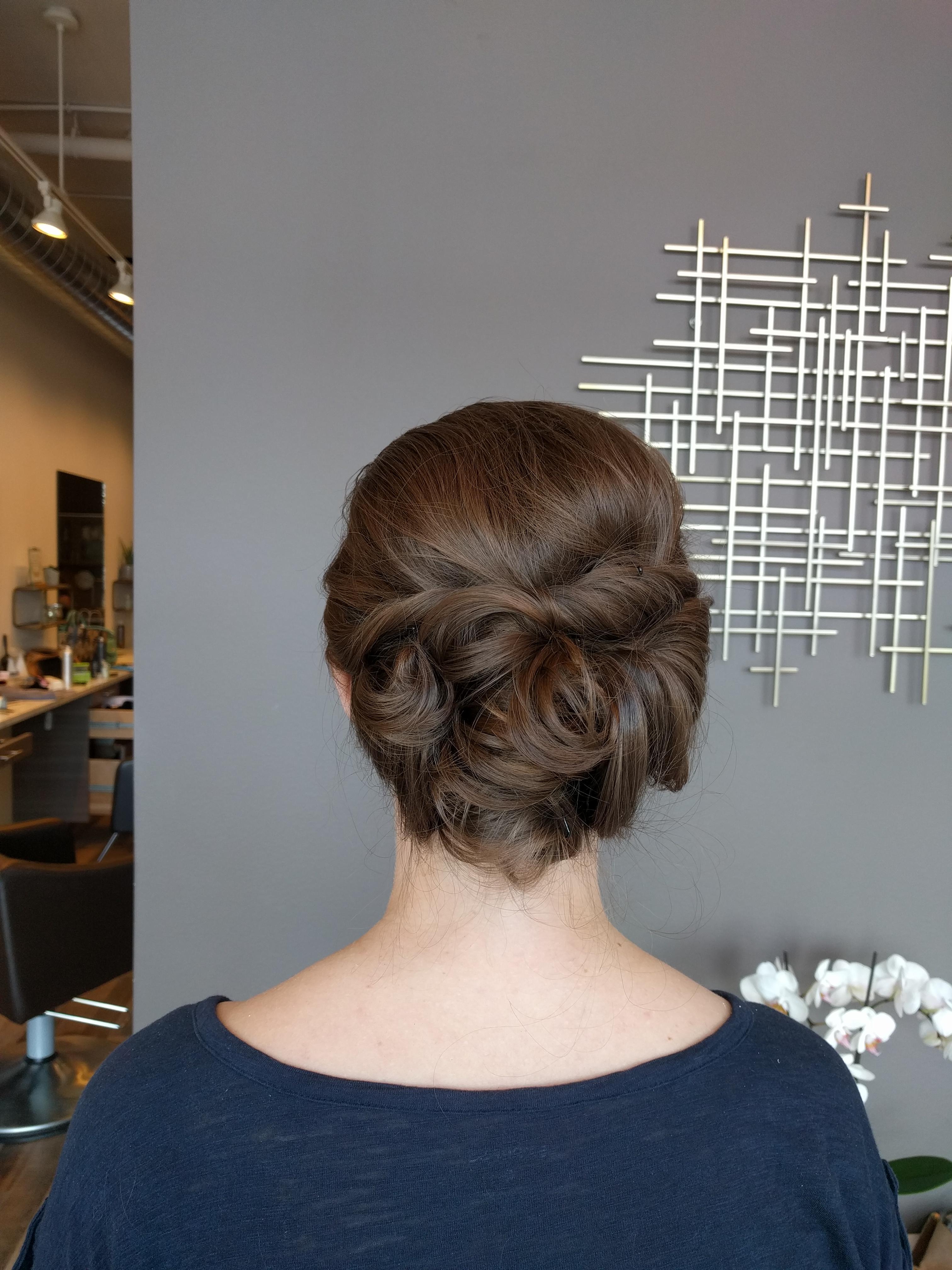 16 days to my 9/23 wedding and I love my hair trial!! r/weddingplanning