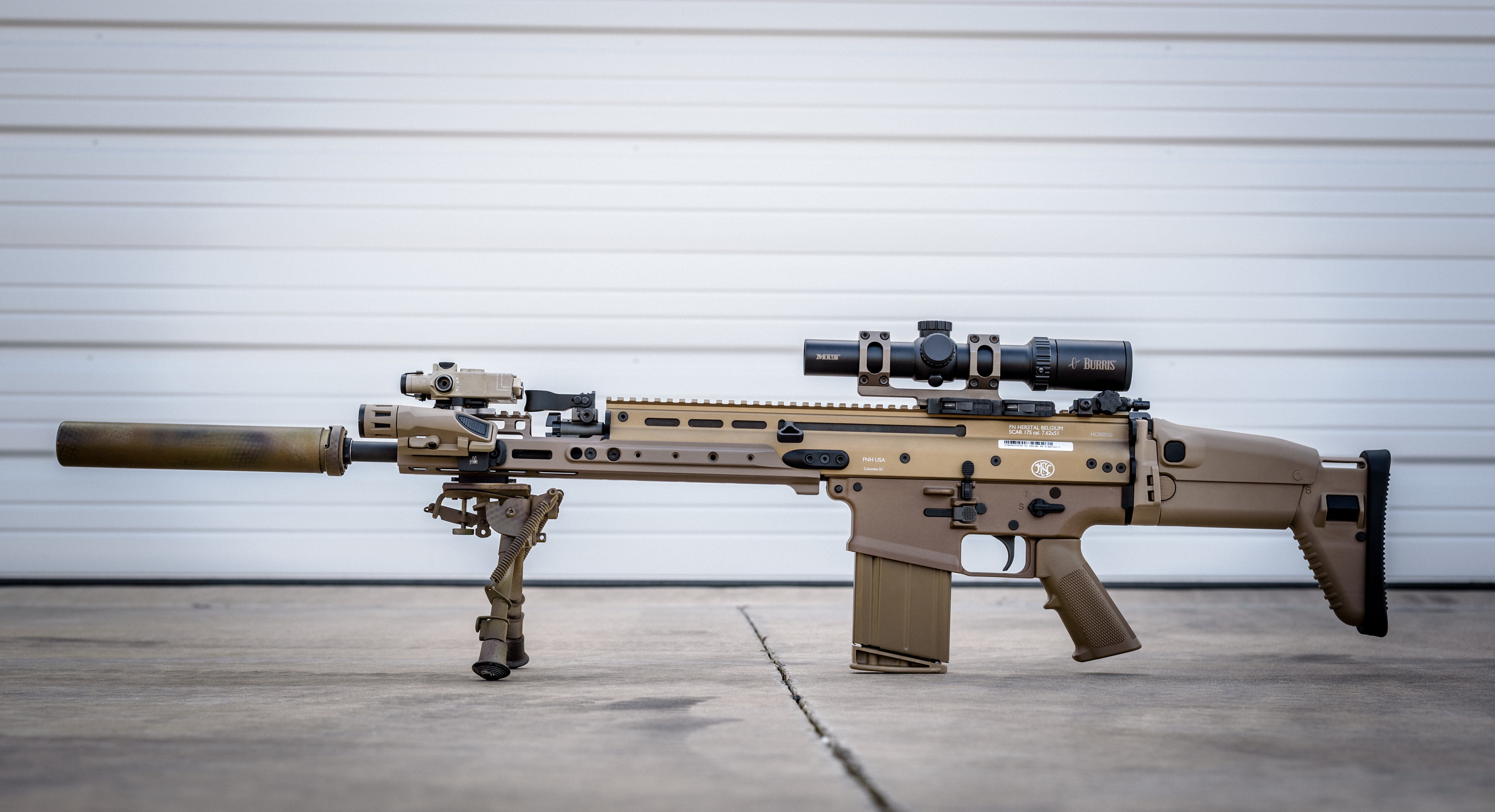 FN SCAR 17S [5788 x 3144] r/GunPorn