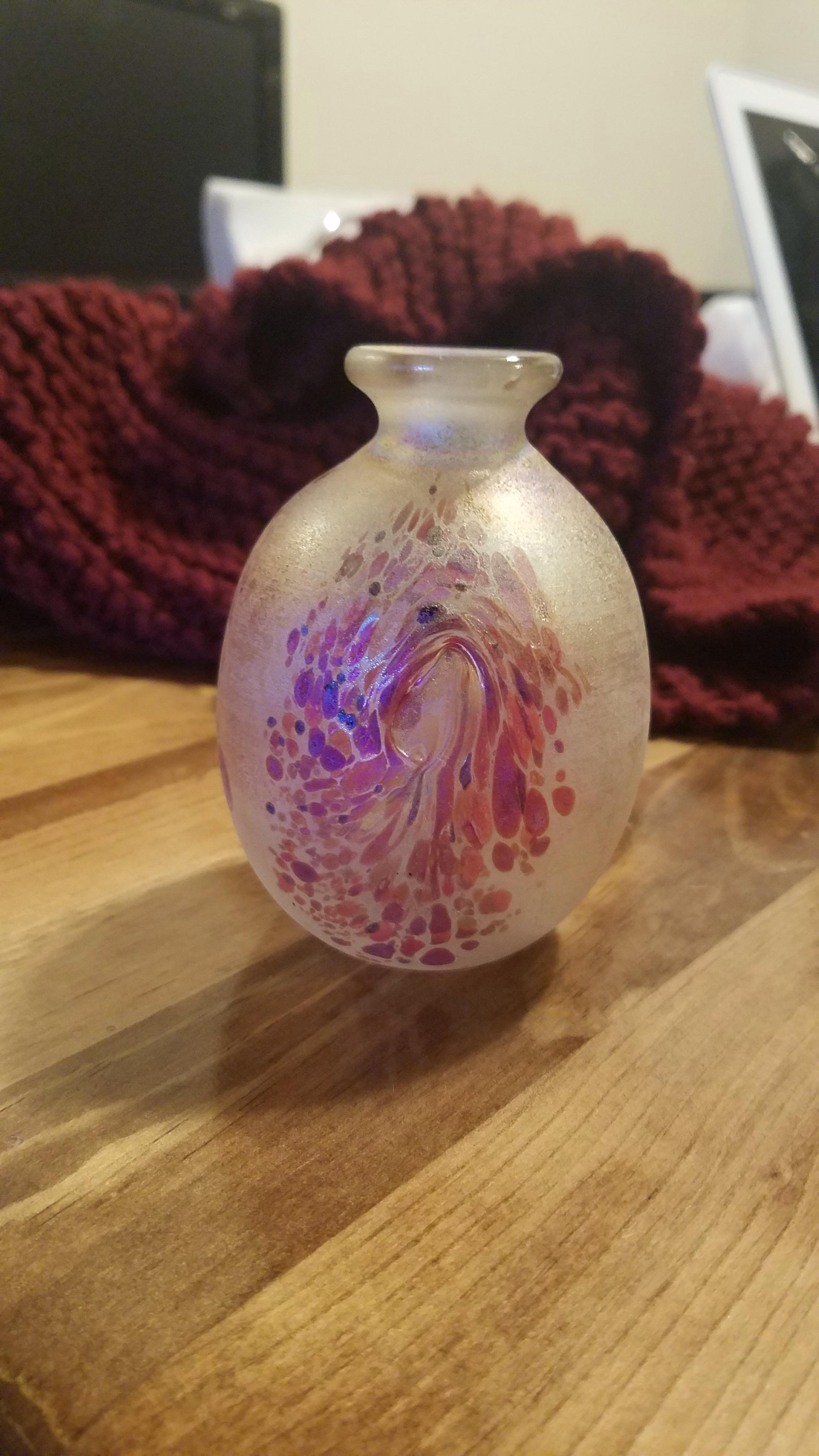 Is this just some cheap painted glass? r/glasscollecting