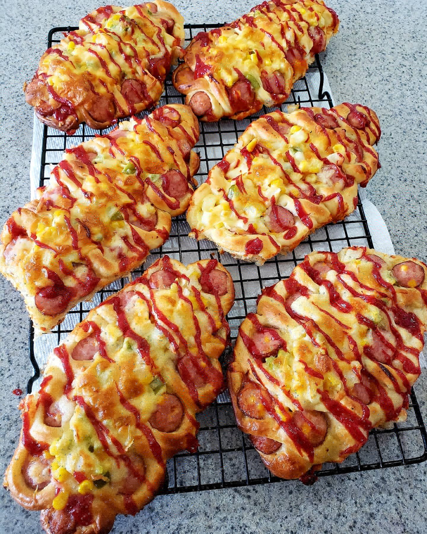 [Homemade] Korean Sausage Bread r/food