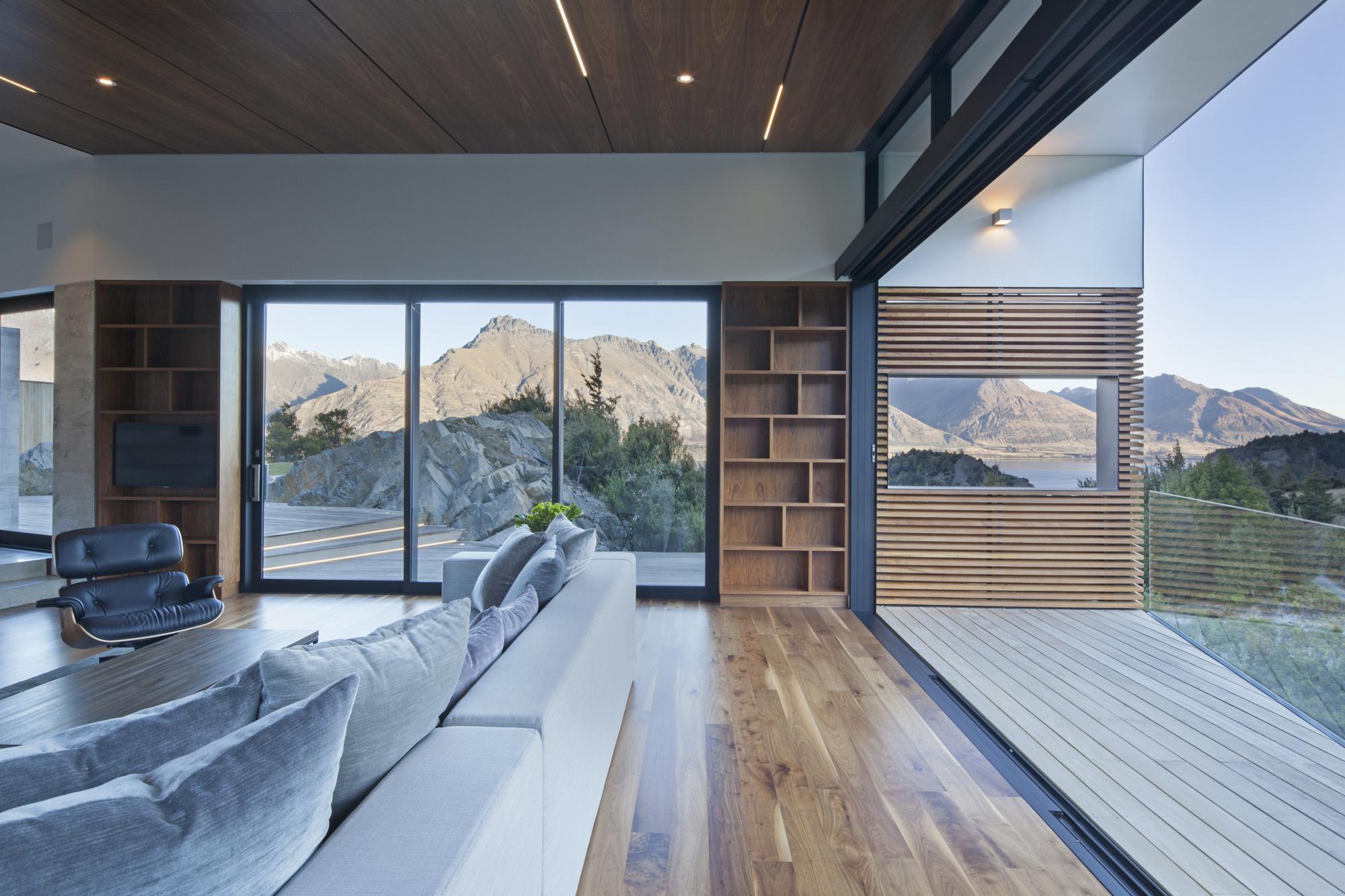 Living Room in Queenstown, New Zealand [2000 x 1333] r/RoomPorn