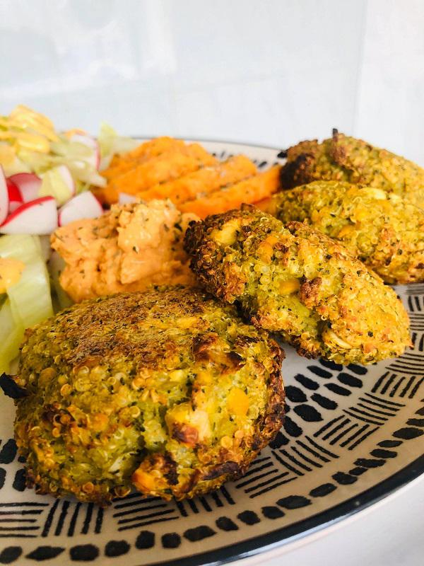 Easy OilFree Quinoa & Broccoli Patties link to recipe in comments