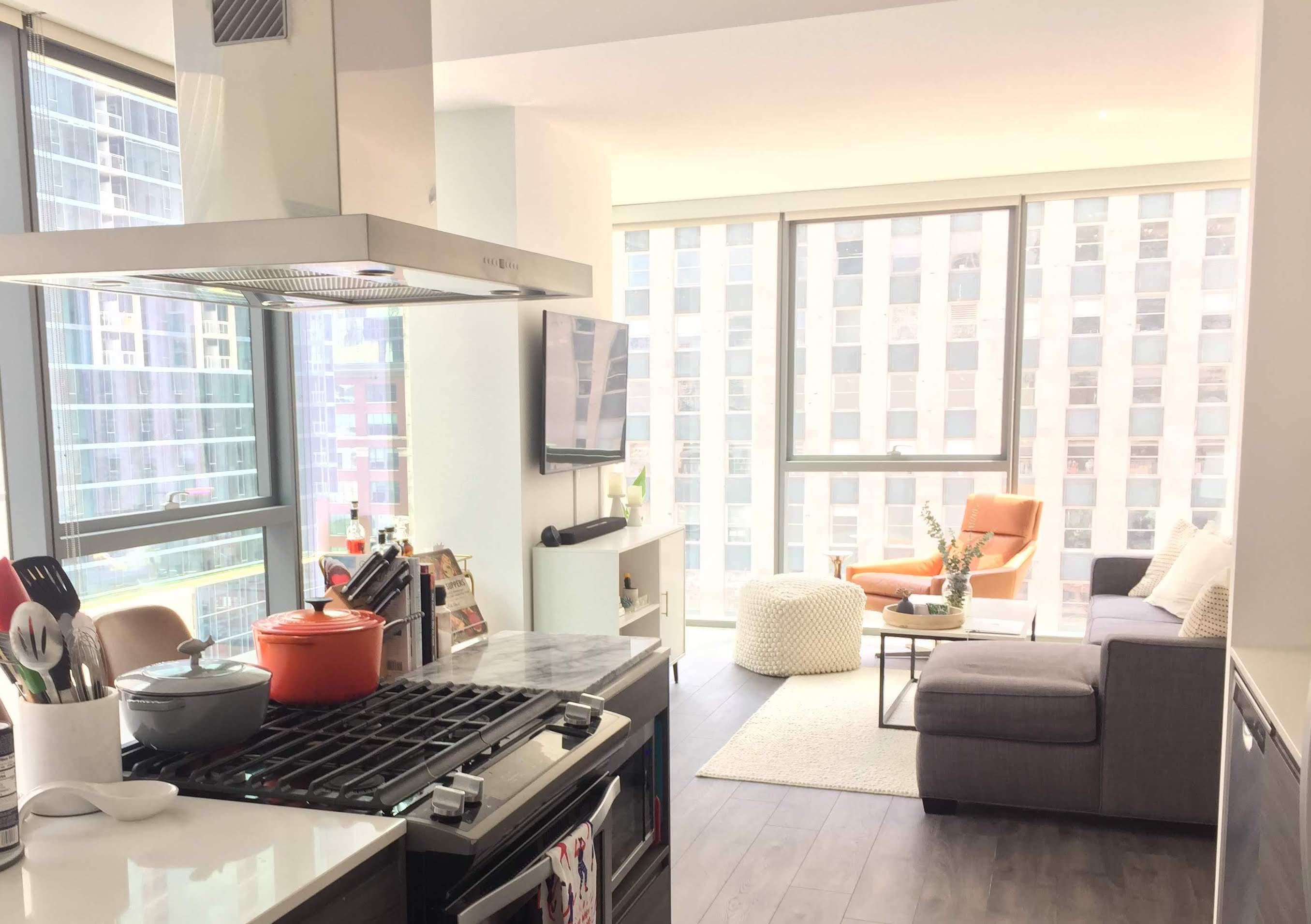 We'll miss our old Chicago apartment r/AmateurRoomPorn