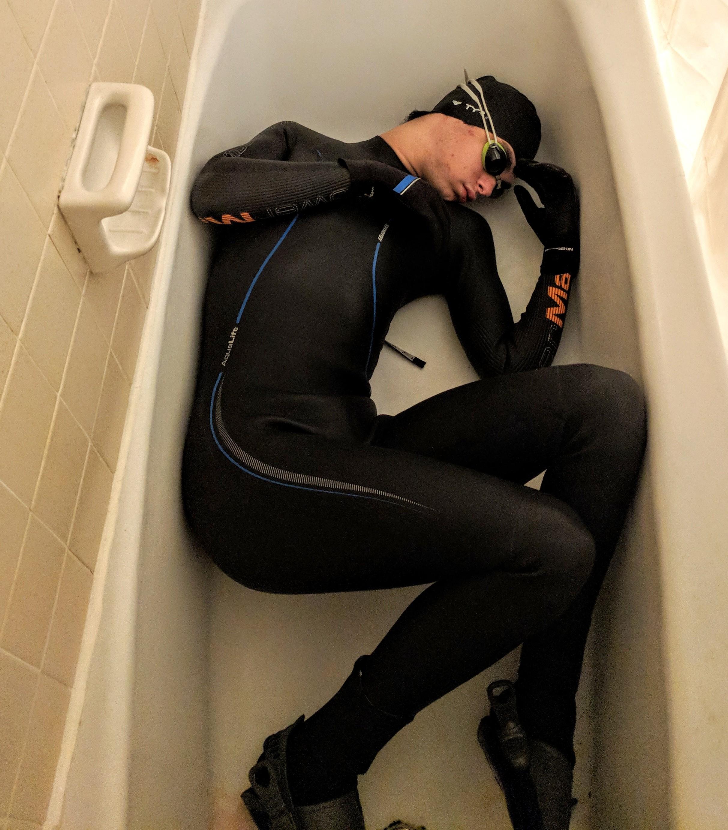 Sleeping in the bath r/Wetsuit