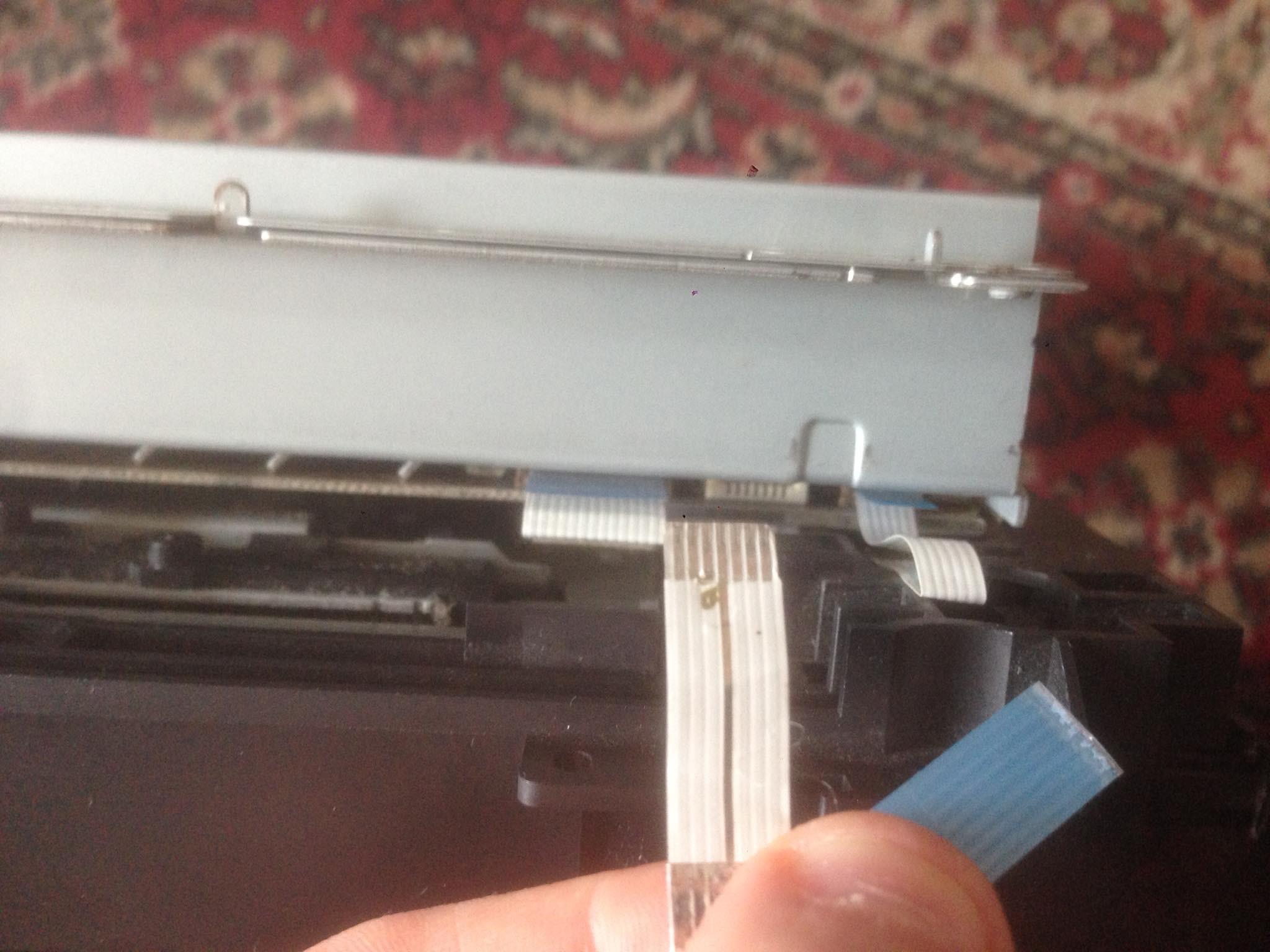 Pls help. When I wanted to clean my lens (because it couldn't read any