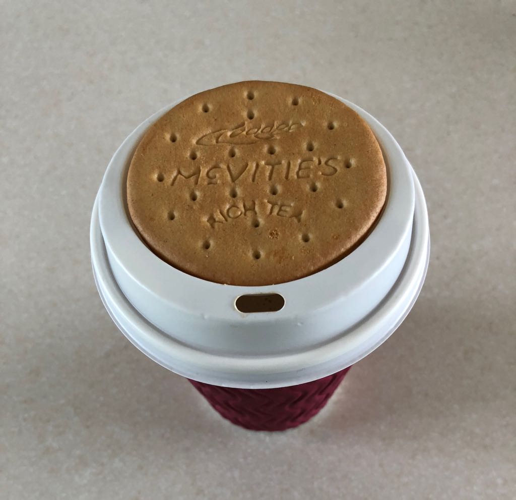 This biscuit and this coffee cup 👌 r/Perfectfit