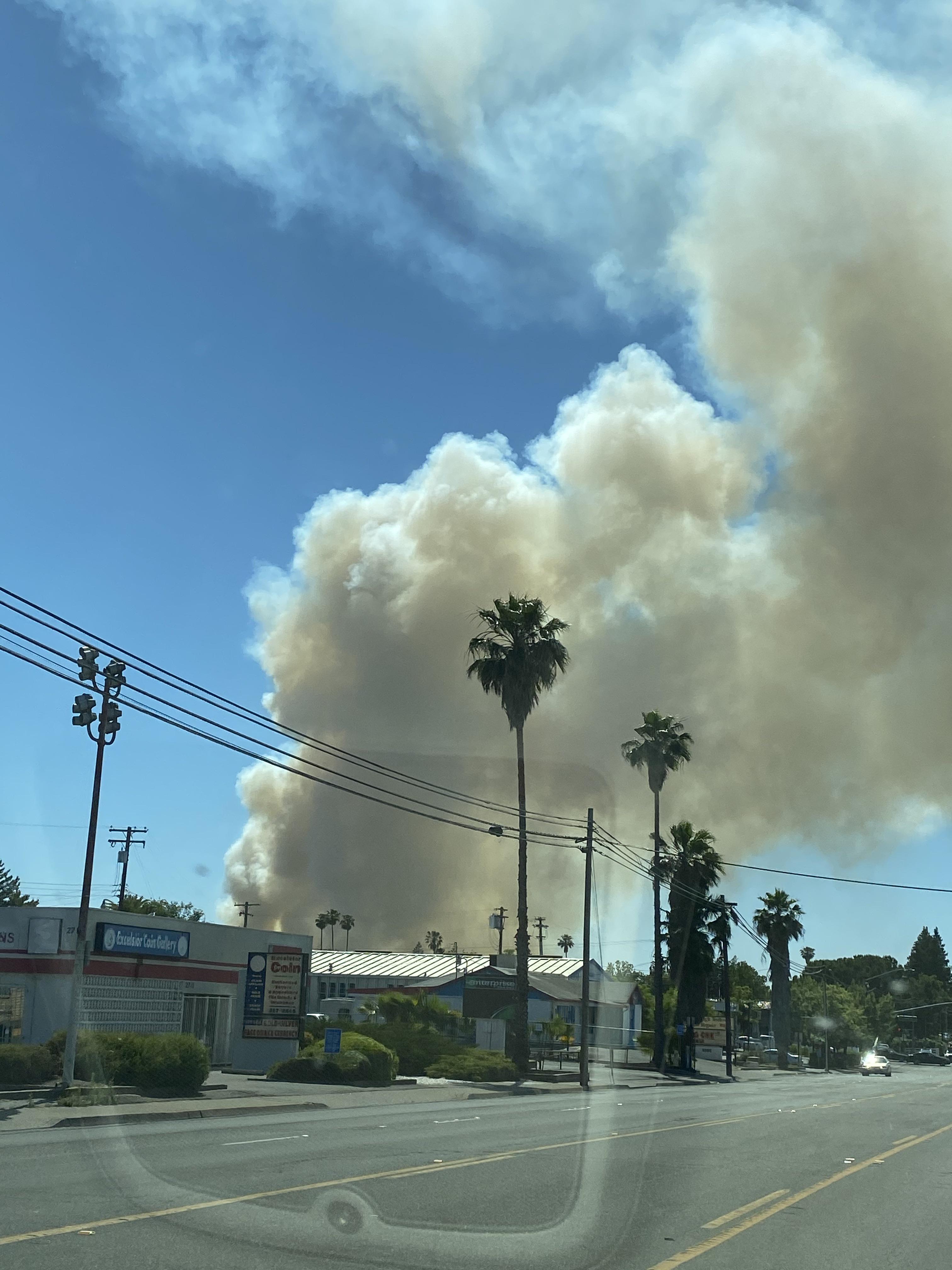 Fire near Arden r/Sacramento