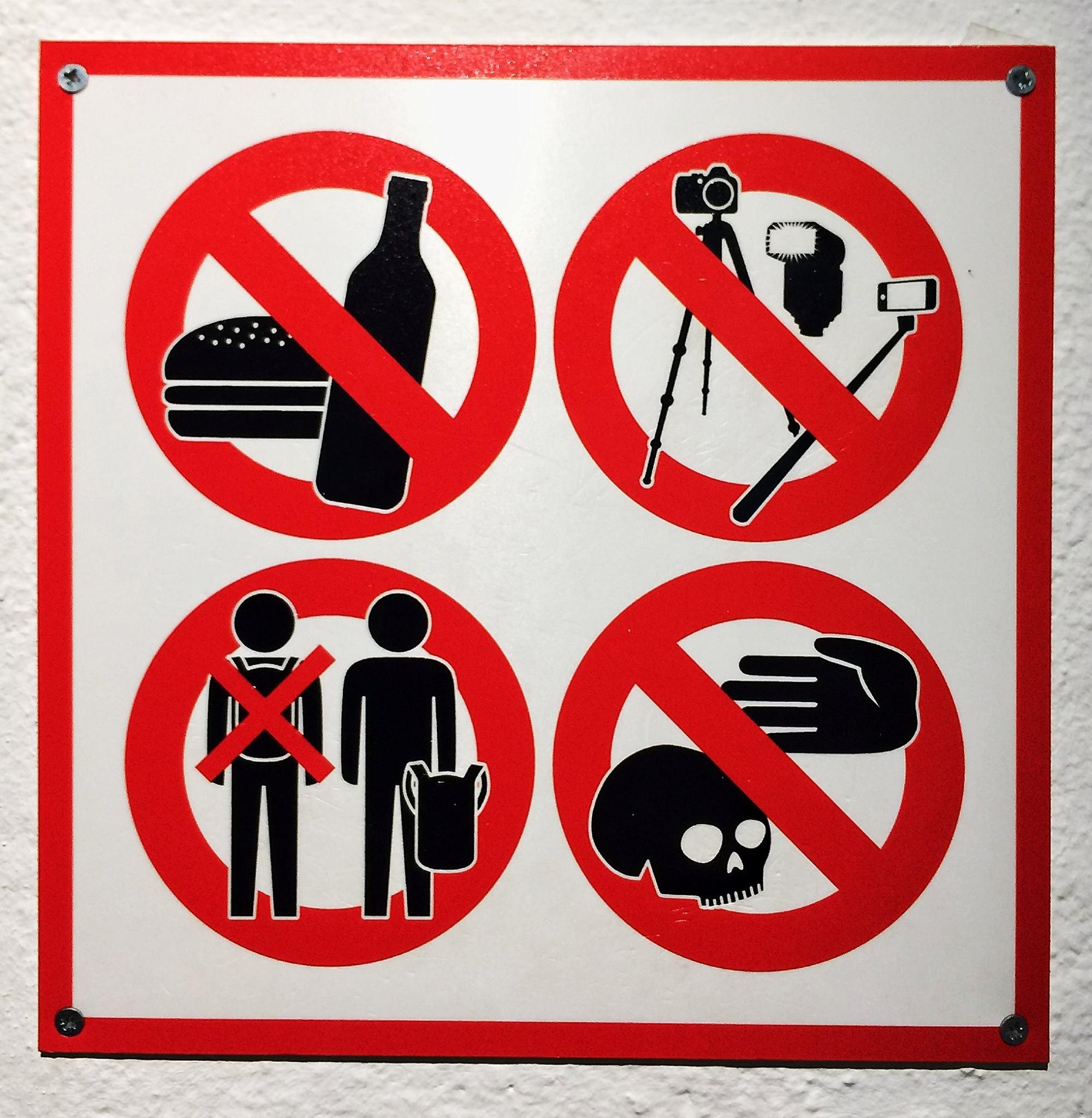 Easily the coolest sign in all of Paris. r/pics