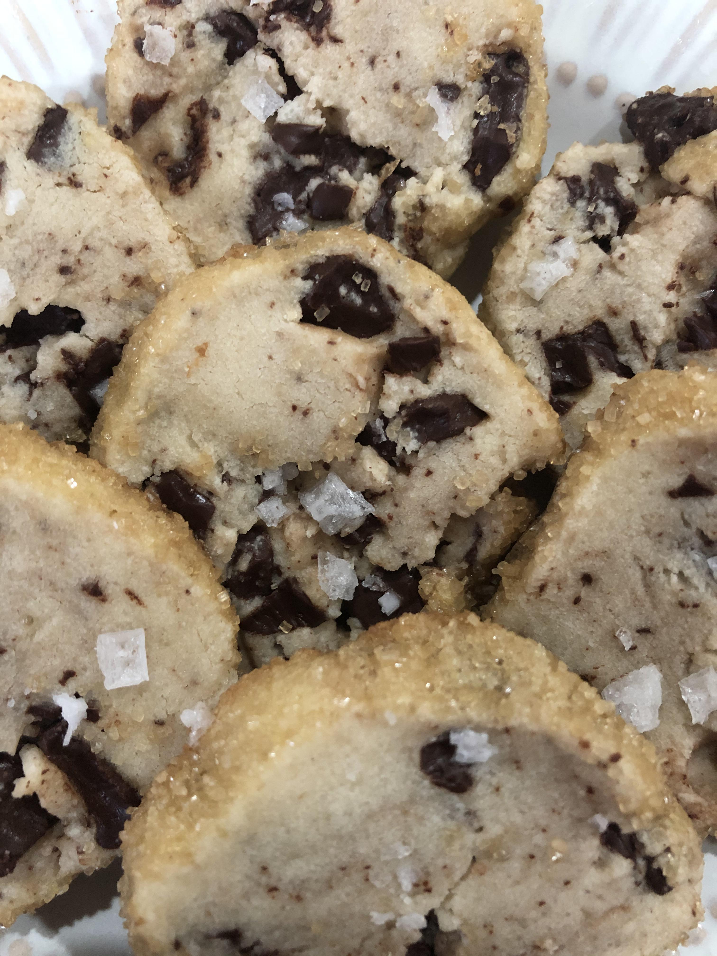 Salted chocolate chunk shortbread cookies Alison Roman r/Baking