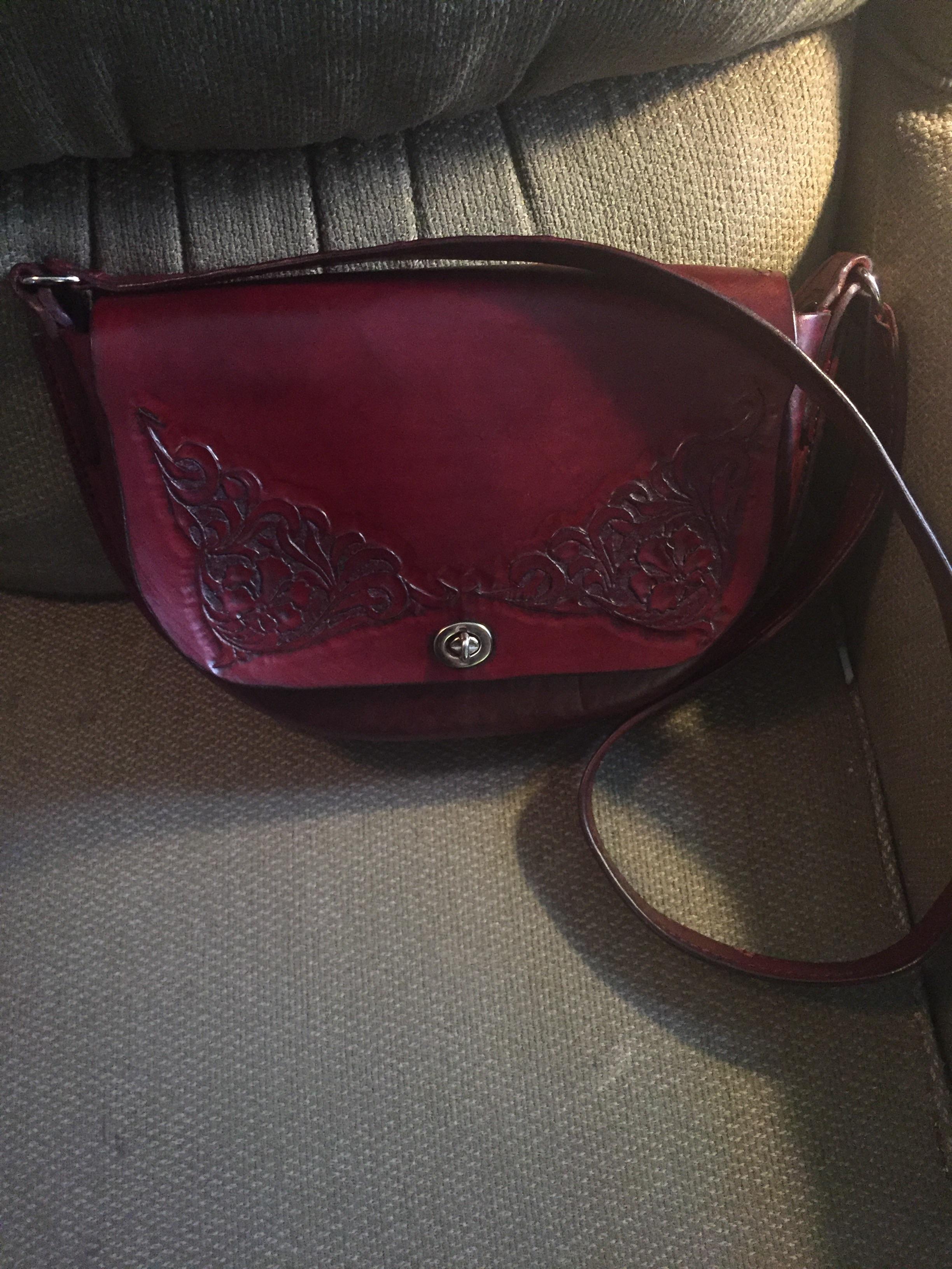 Wet form clamshell purse r/Leathercraft