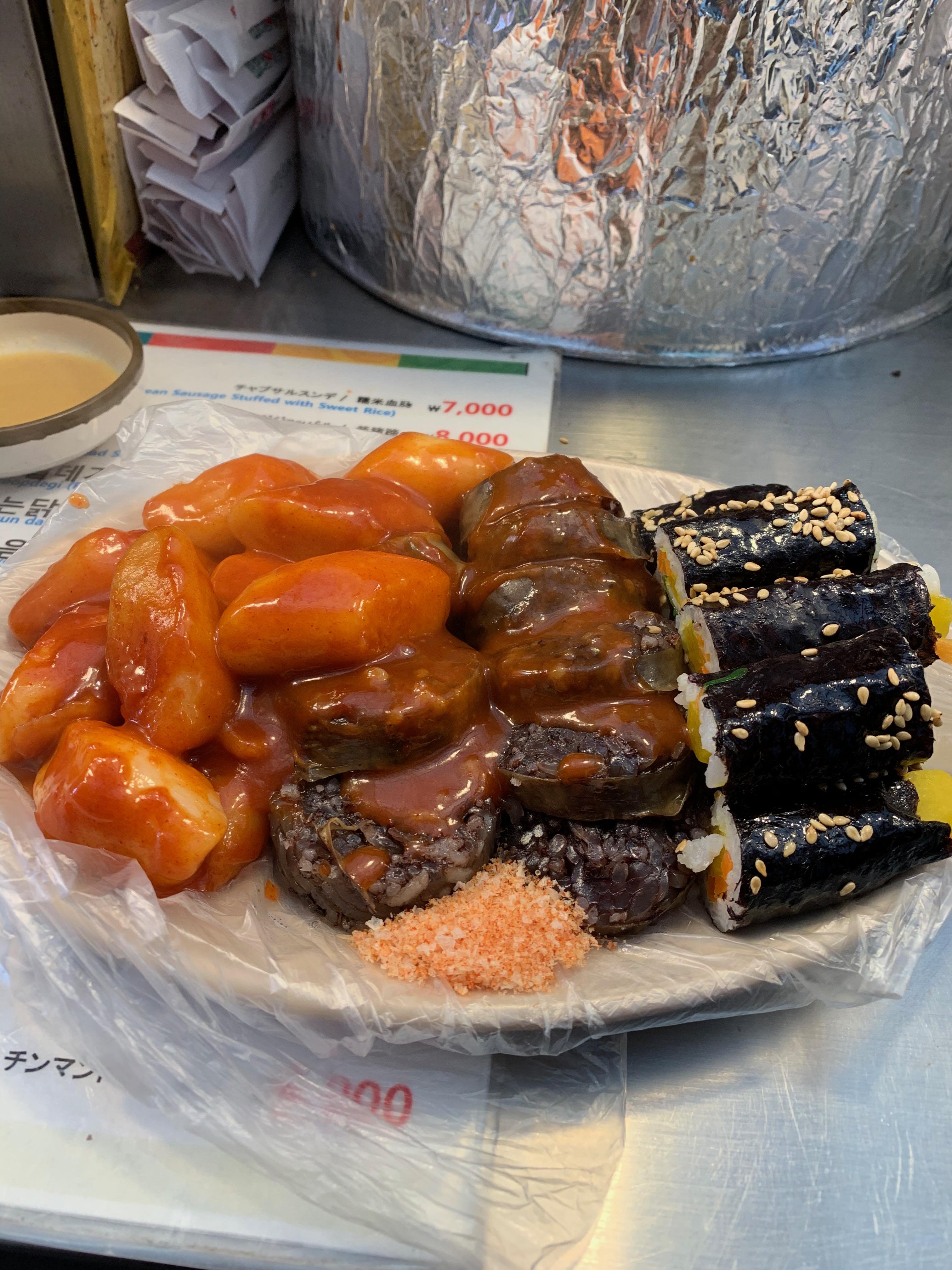 tteokbokki, sundae, kimbap at gwangjang market r/KoreanFood