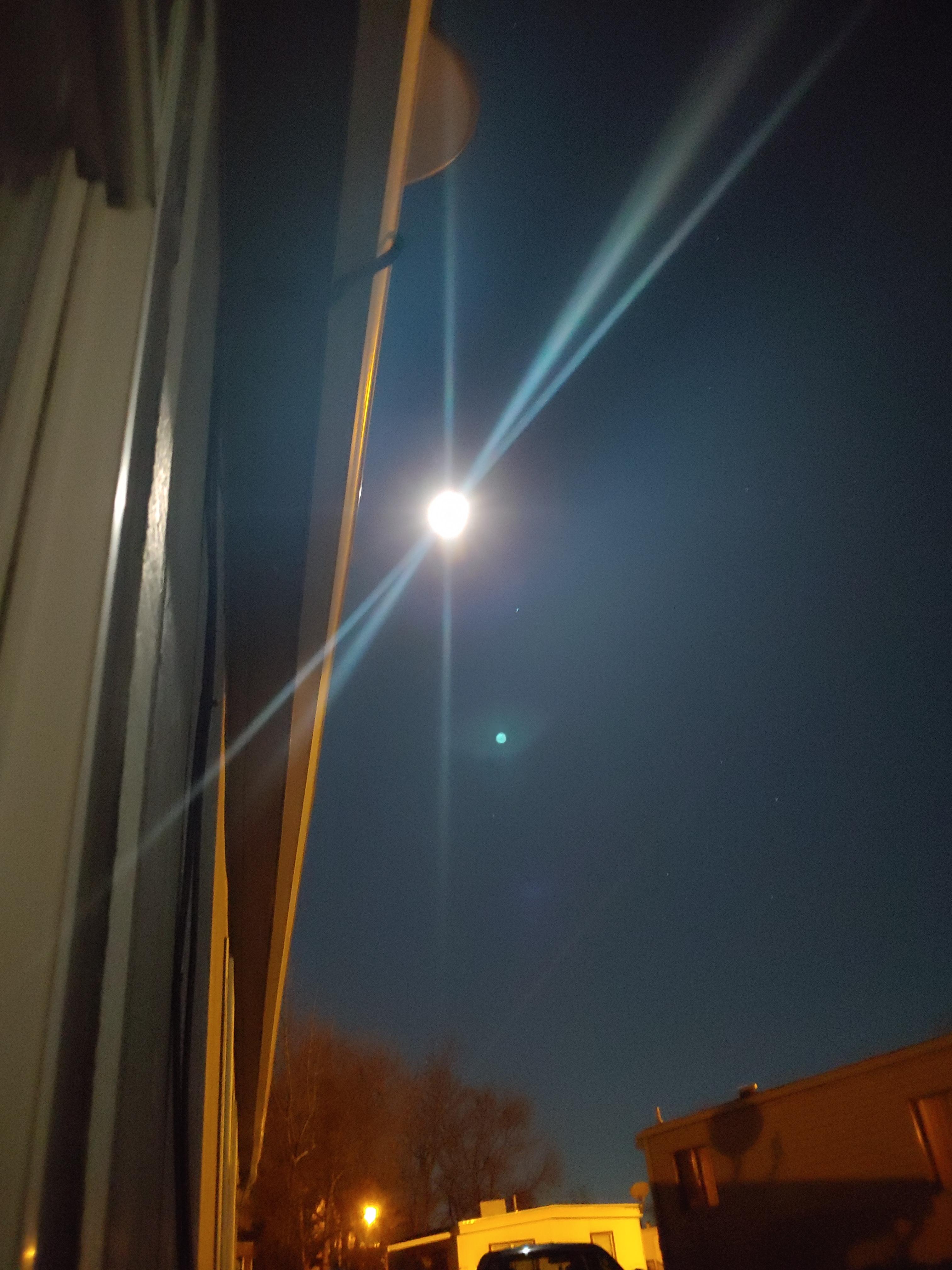 Spotlight, Uh, Moonlight, Uh r/XXXTENTACION