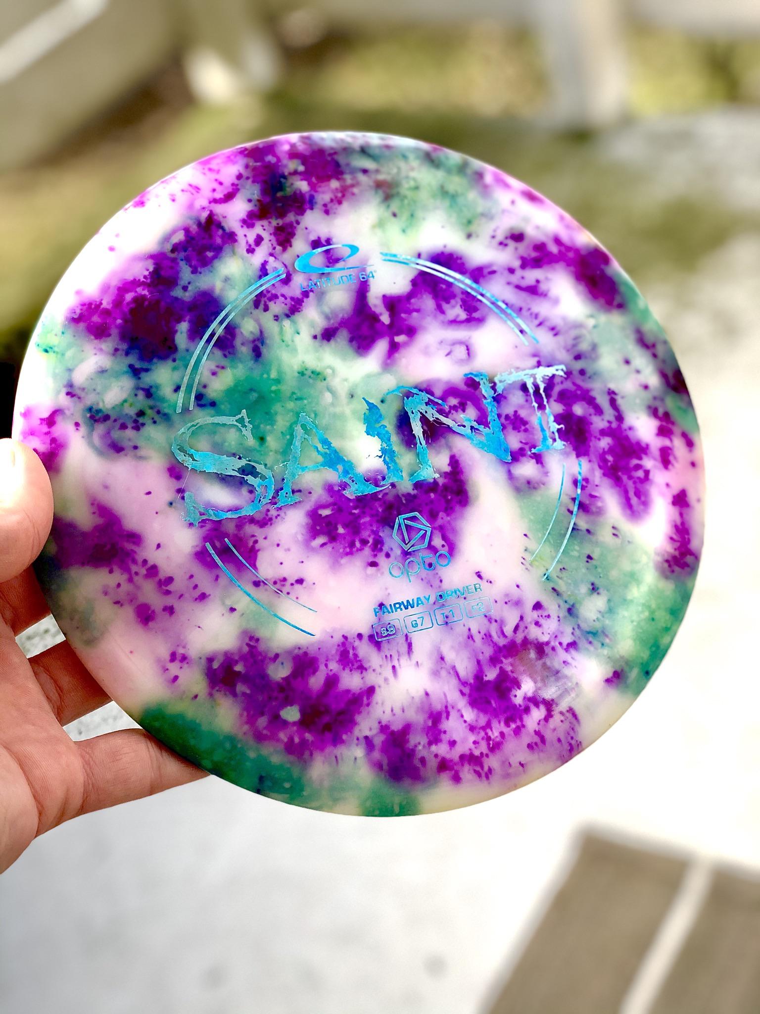 My first attempt at disc dyeing. Turned out pretty well imo, but smells