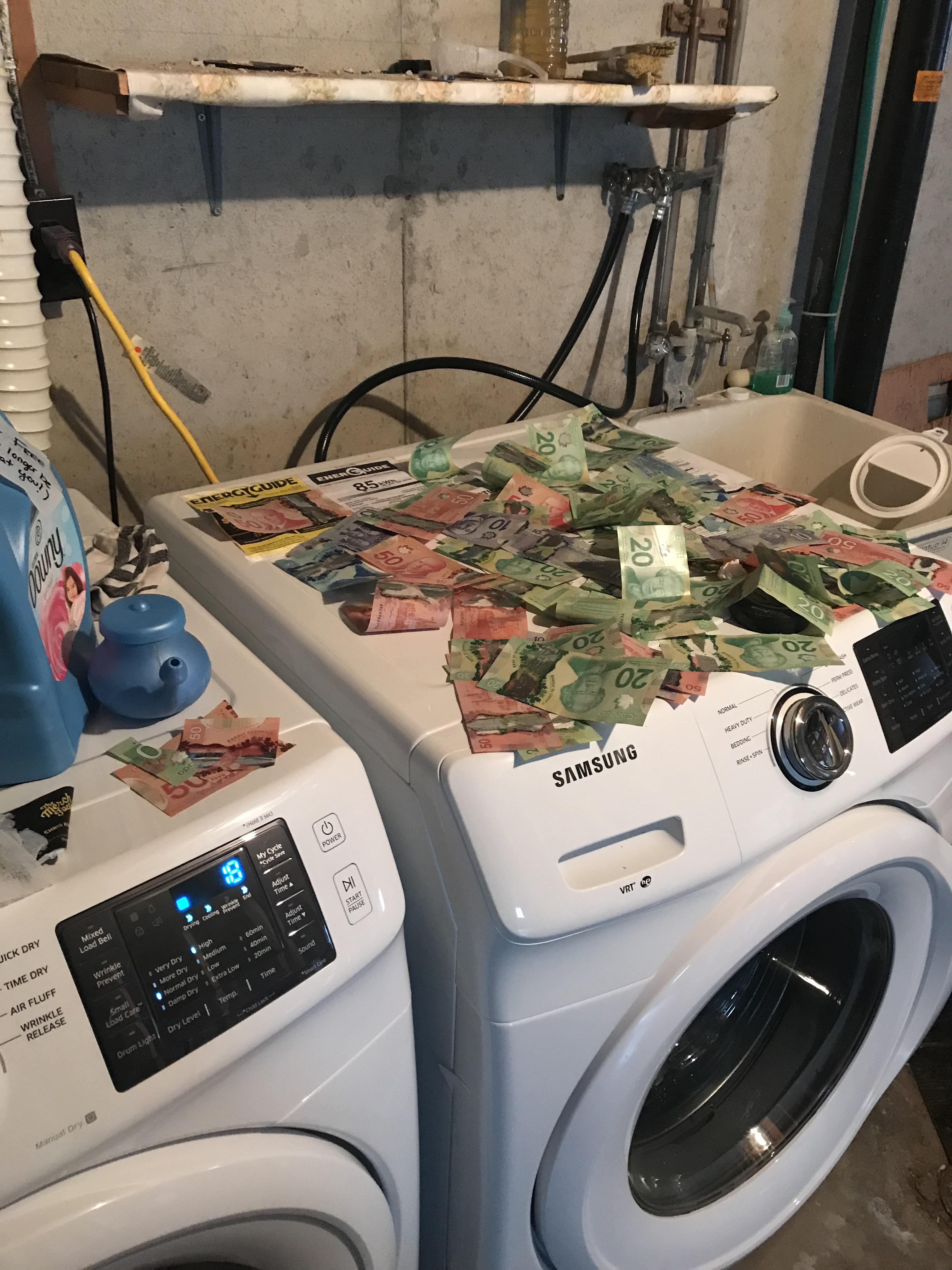 When your wallet goes through the wash r/funny