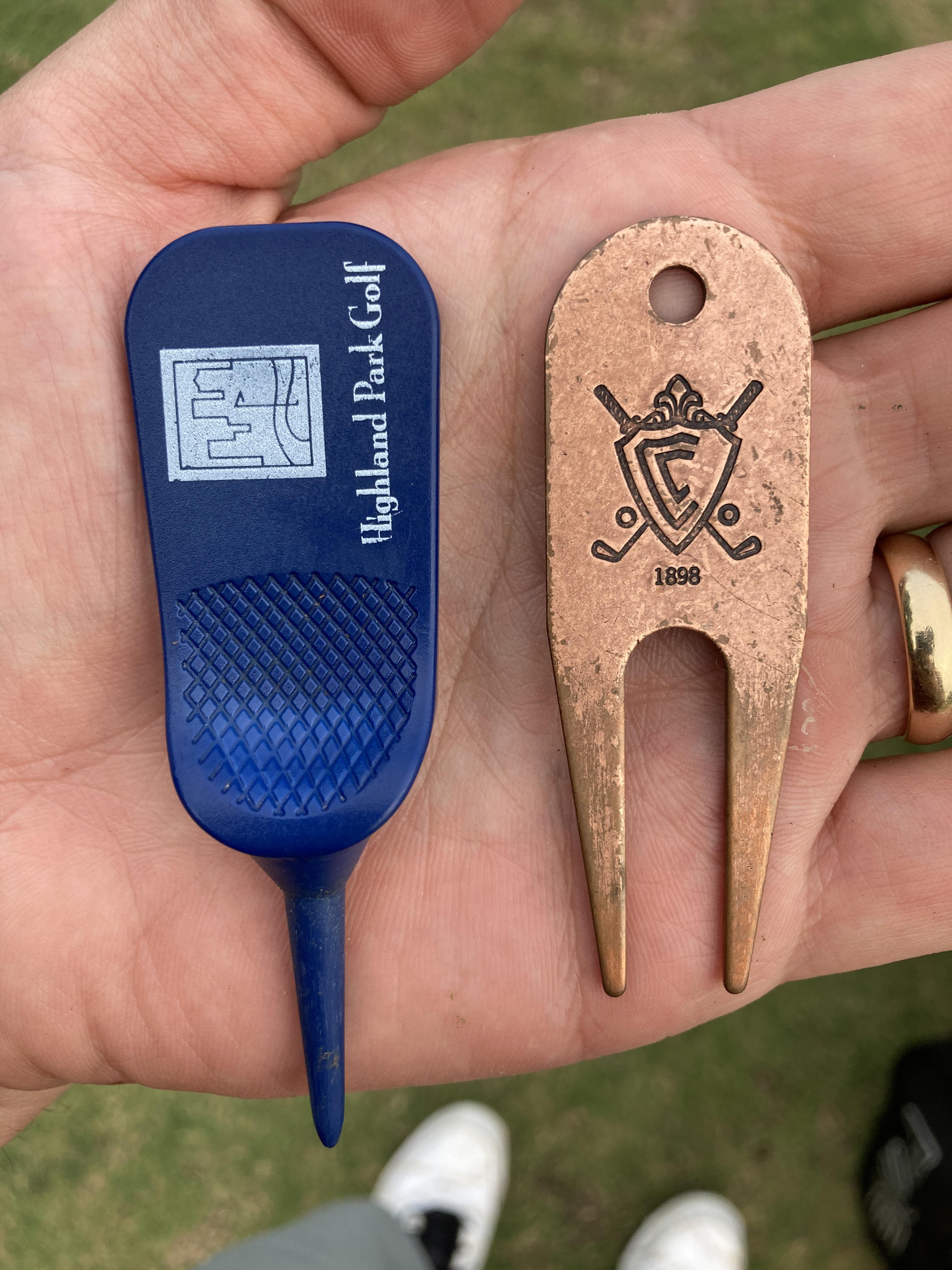 Which style ball mark repair tool do you prefer? r/golf