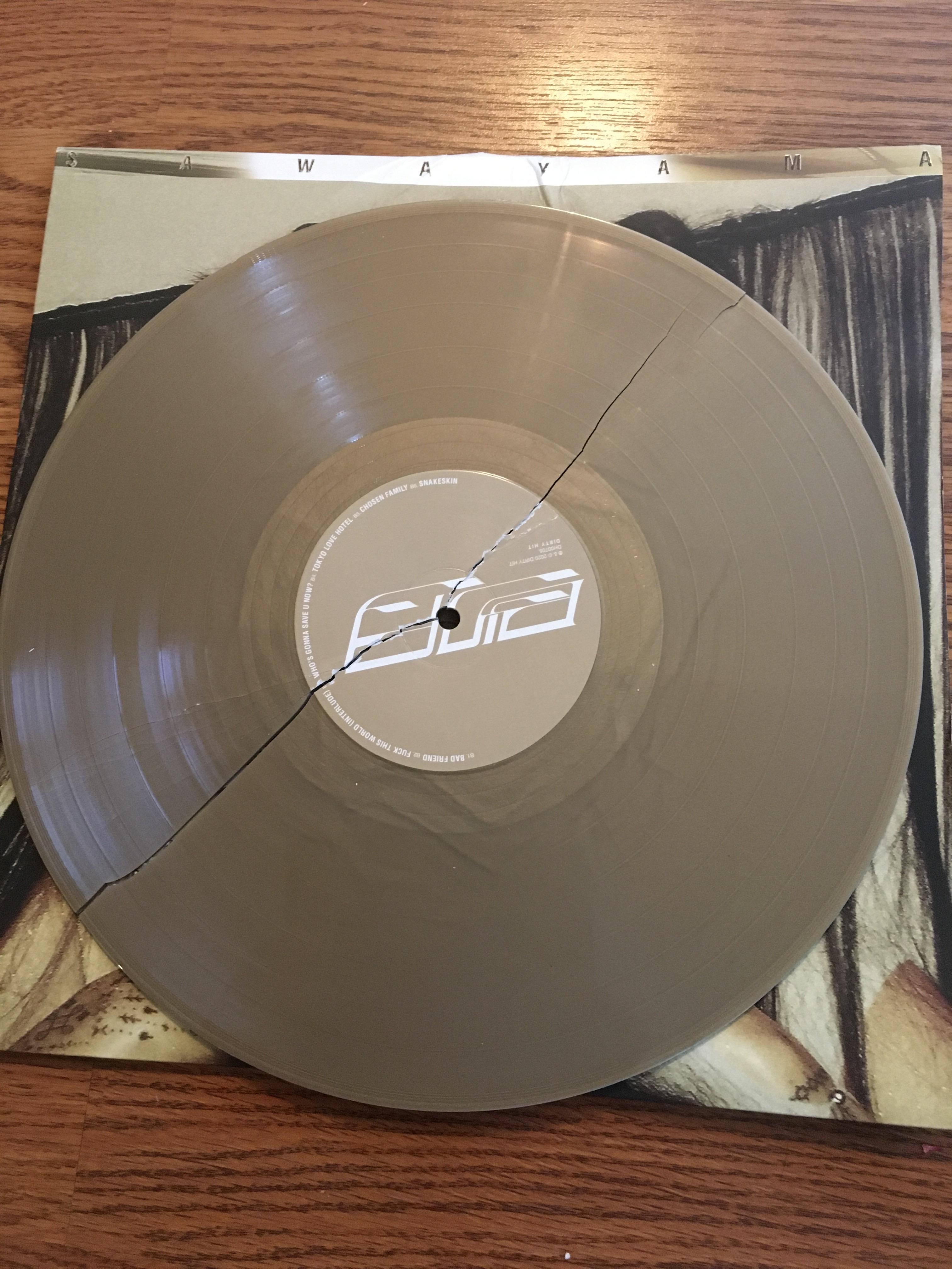 Vinyl arrived damaged twice r/RinaSawayama