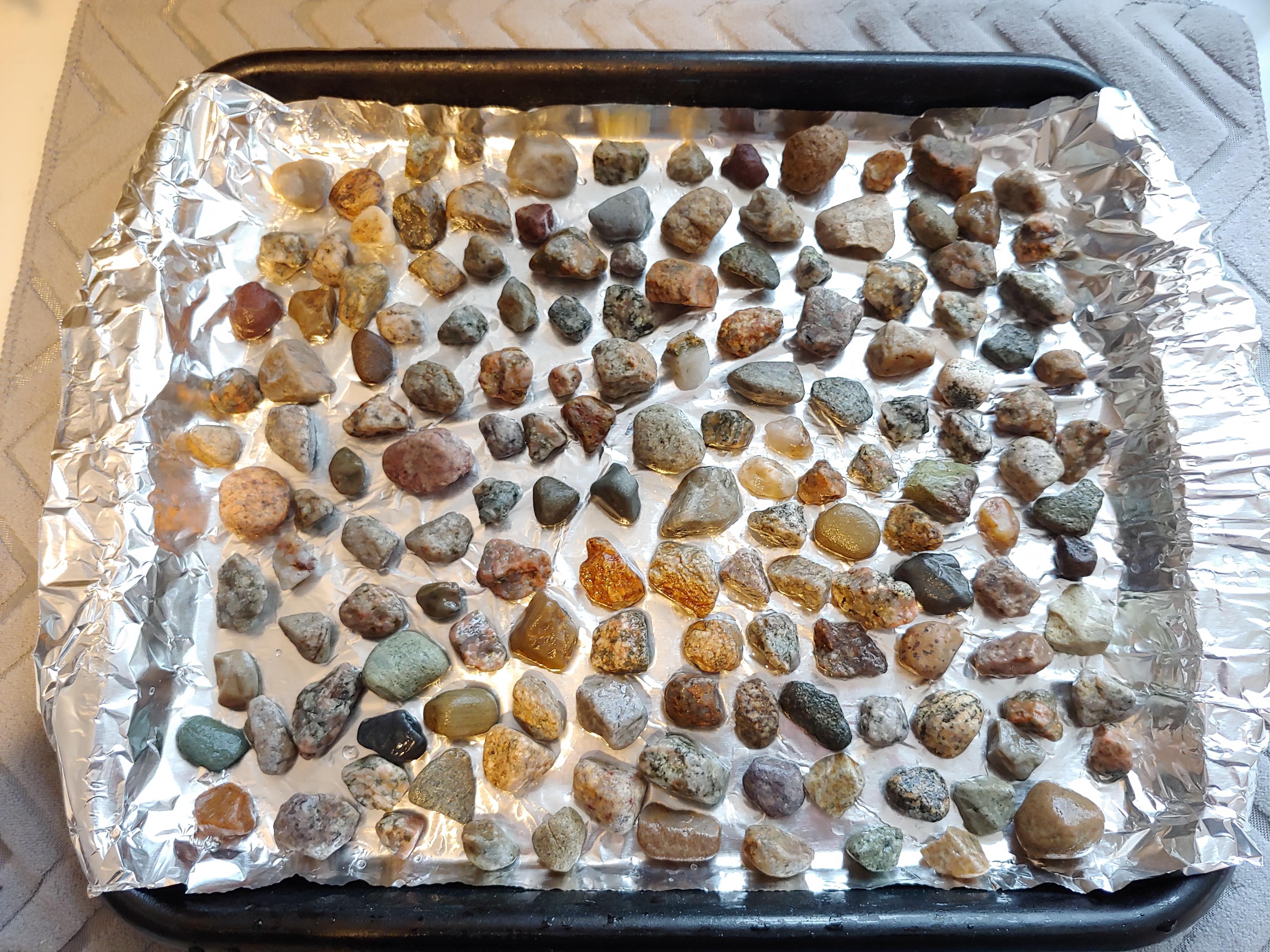 Decided to try some Home Depot river gravel for future aquariums. This