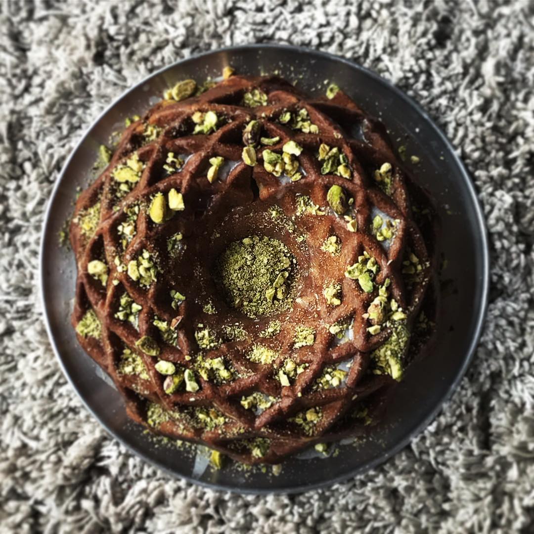 Took me three tries but finally my cake released beautifully from this