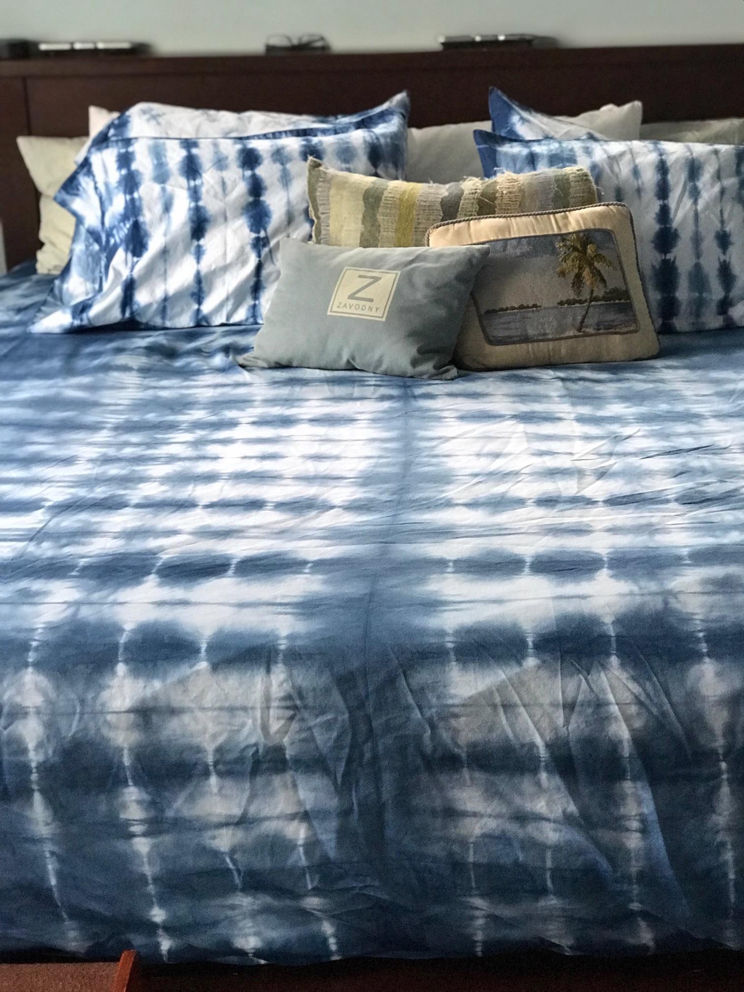 Inspired by the Tie Dye Duvet we did for my daughter we did an Indigo