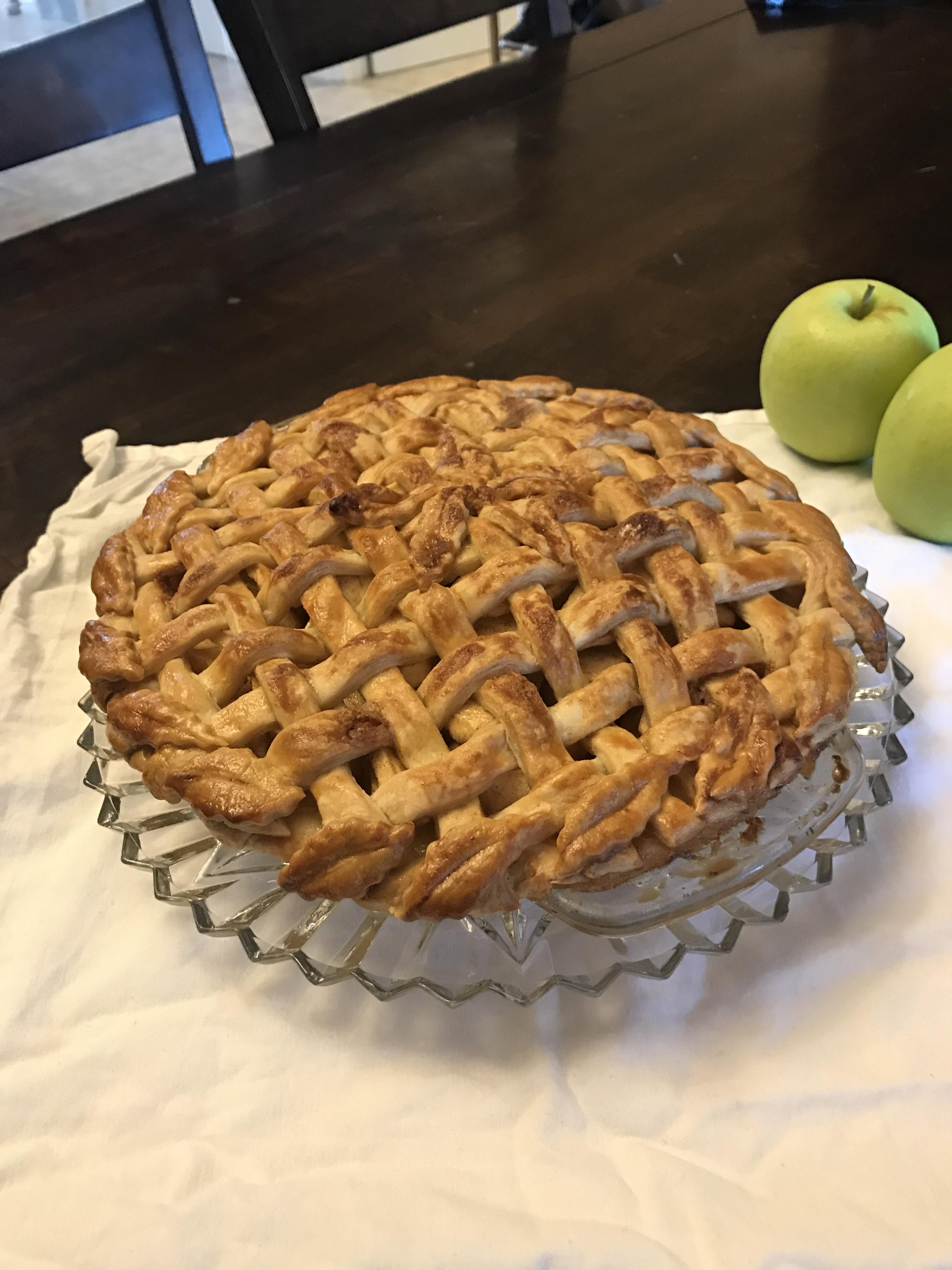 [Homemade] Caramel Apple Pie r/food