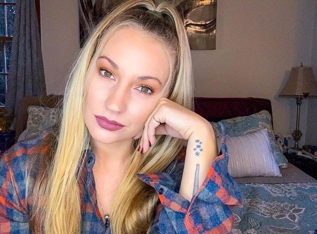 Britni Nicol : AltBlonde