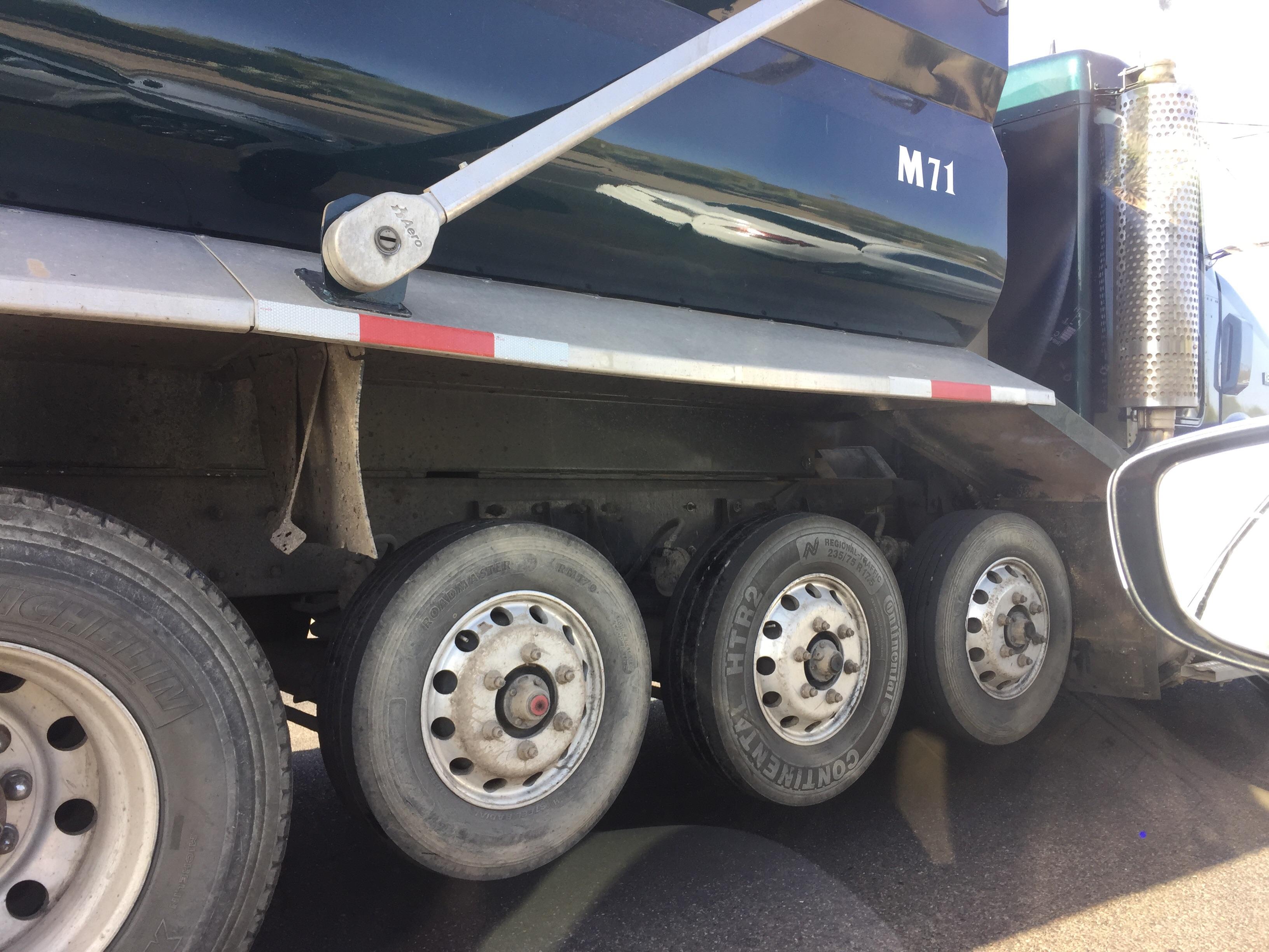 What are these small wheels for on this huge dump truck? r/whatisthisthing